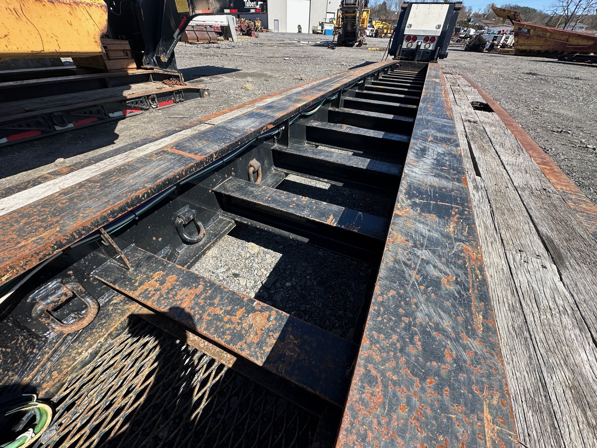 2015 TALBERT 65-Ton Lowboy w/ Beam Insert - Image 32