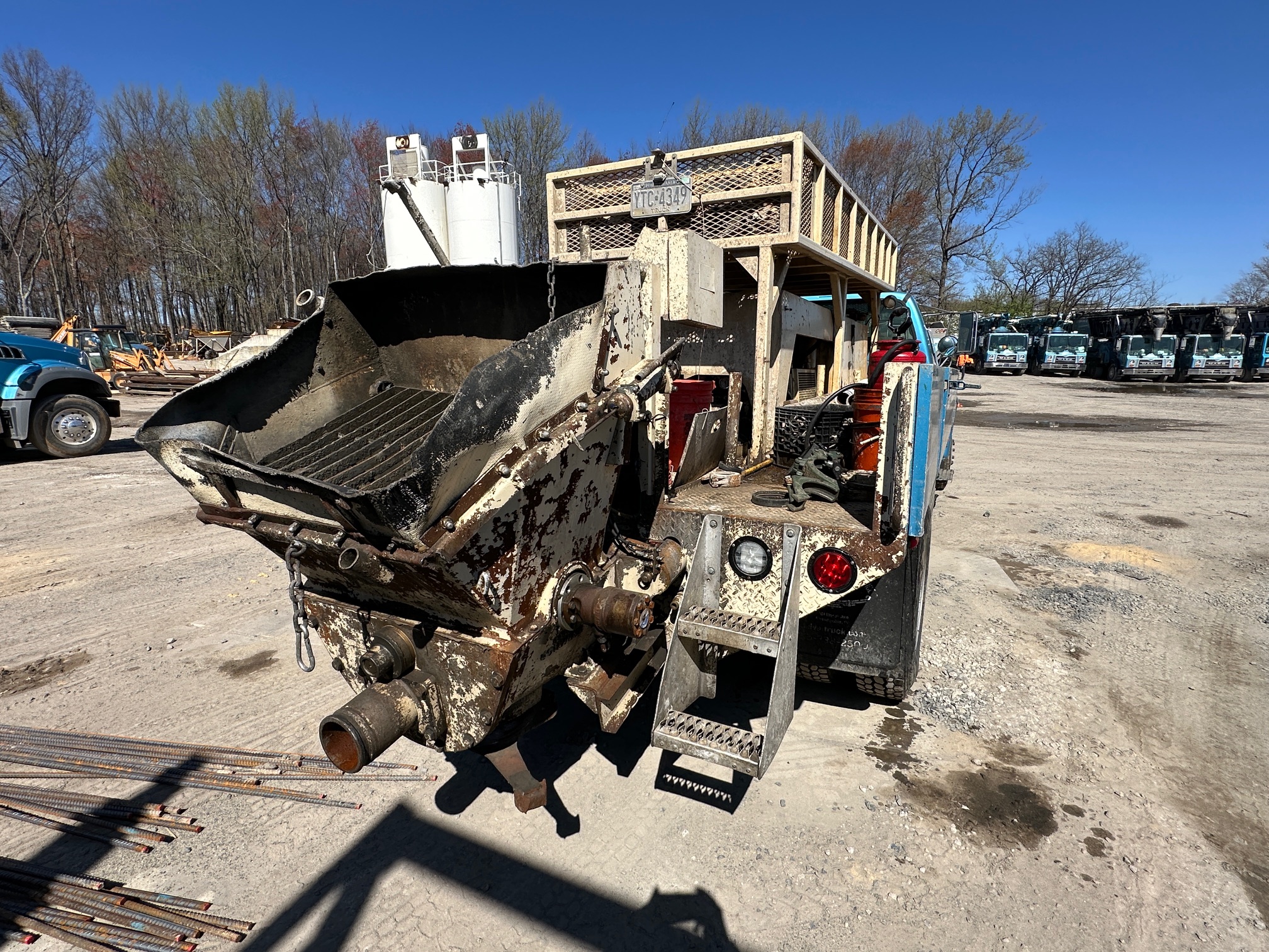 2006 FORD F650 Line Pump Truck - Image 7