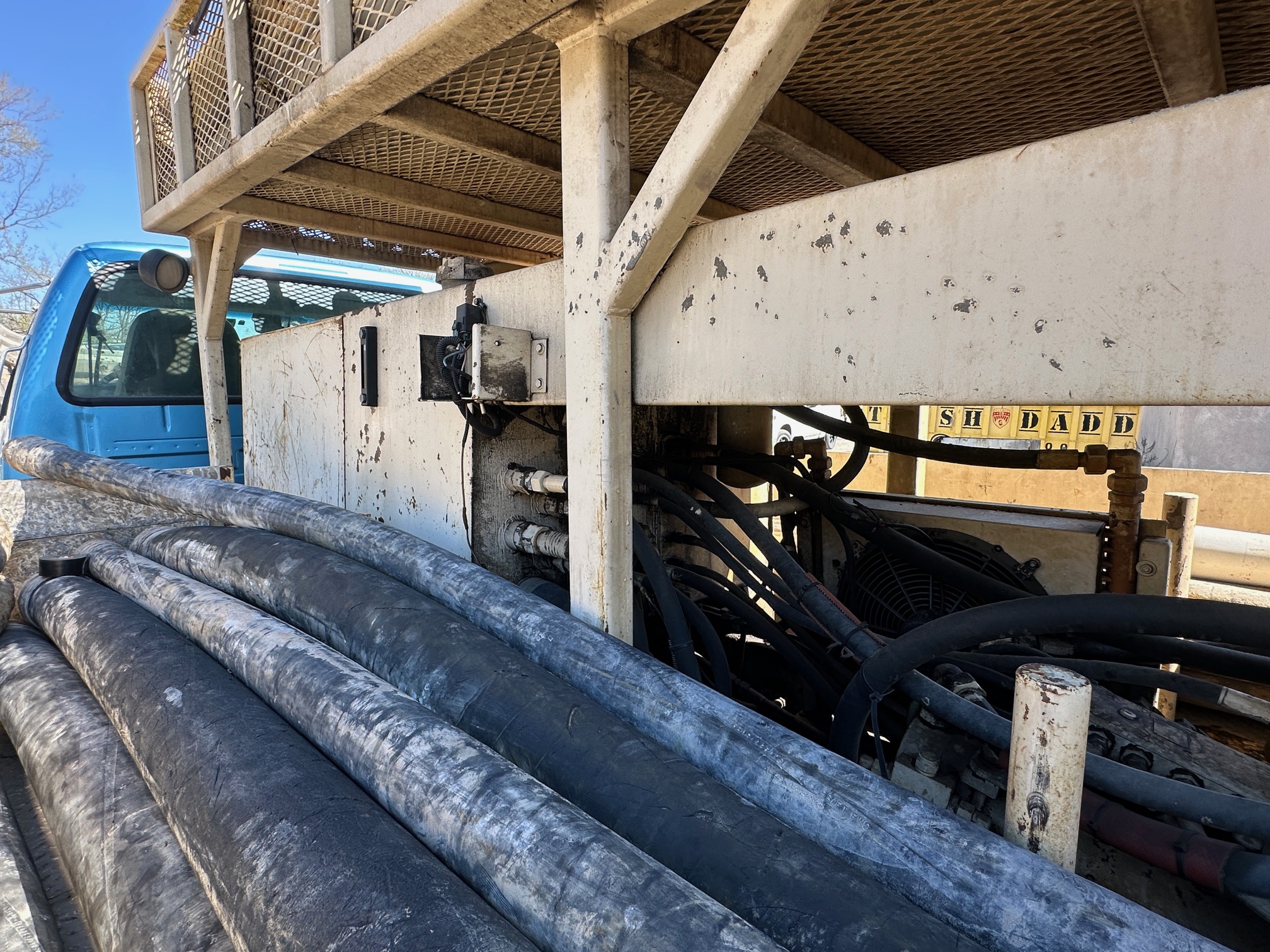 2006 FORD F650 Line Pump Truck - Image 22