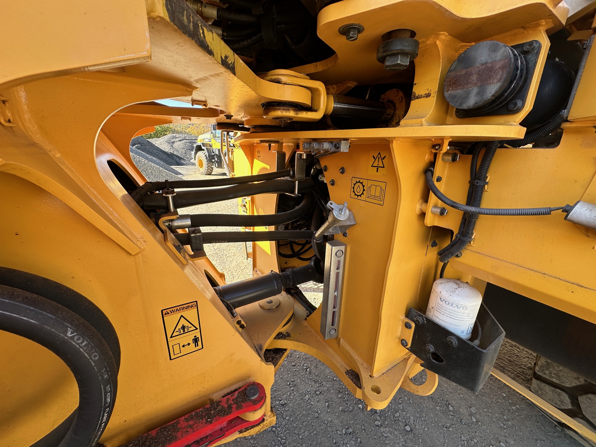 2015 VOLVO L150H - Image 16