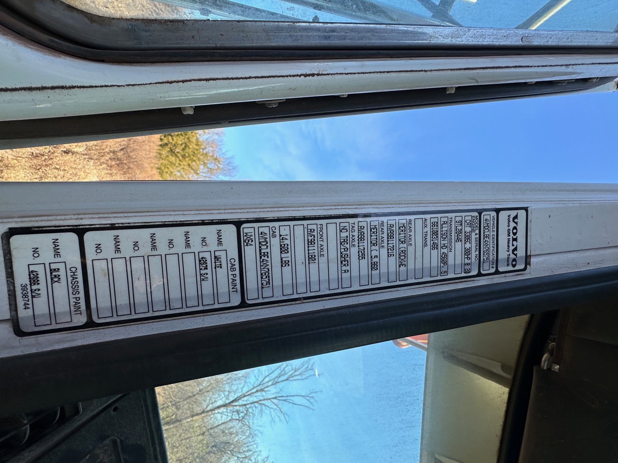 1999 VOLVO WX64 - view 8 of 13