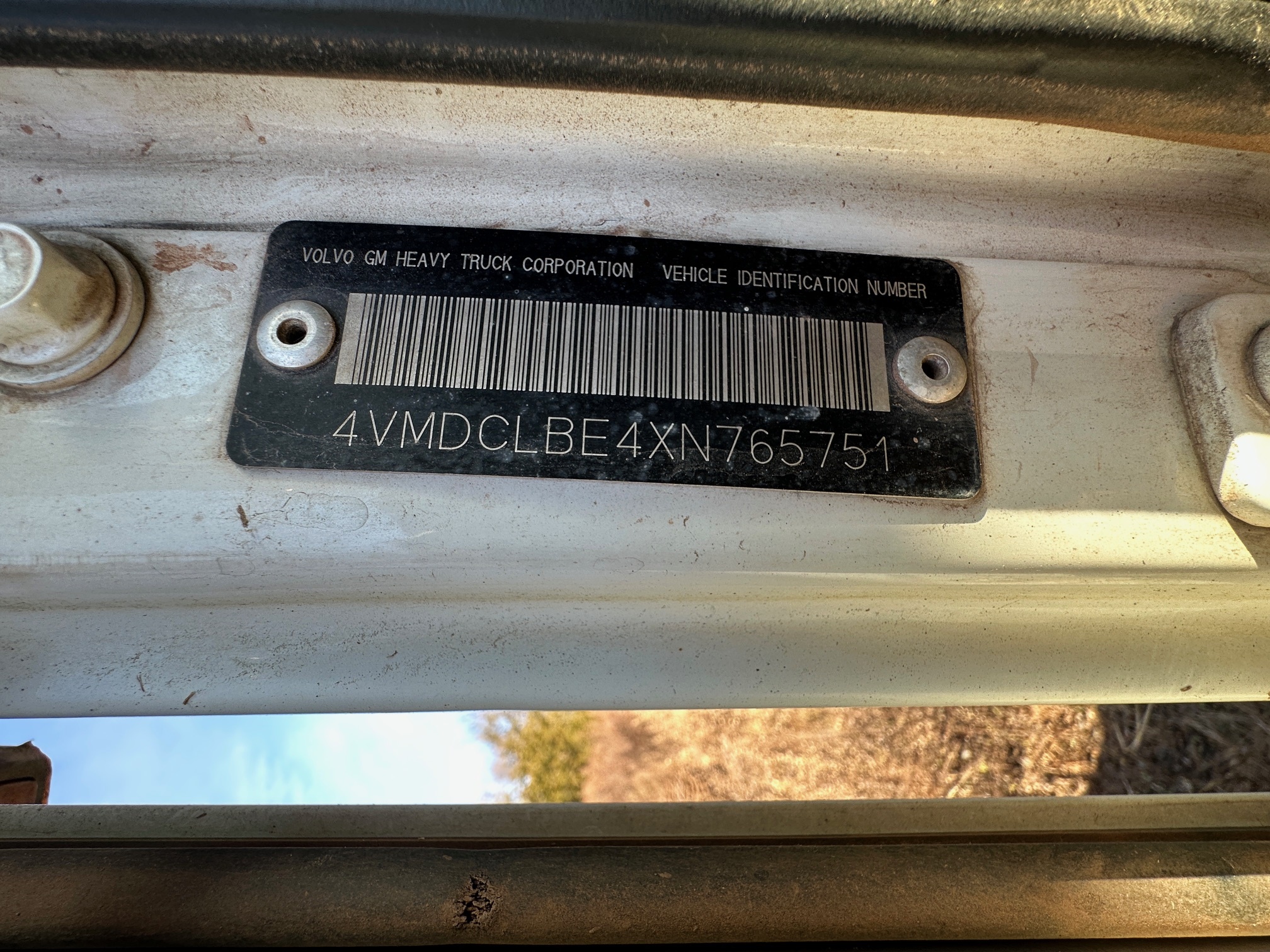 1999 VOLVO WX64 - view 13 of 13