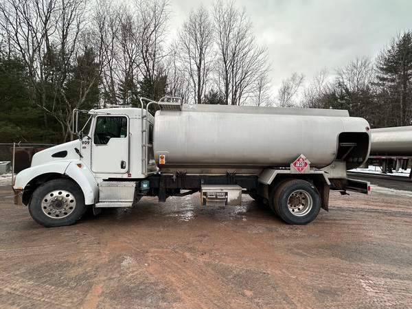 2005 KENWORTH T300 Tanker