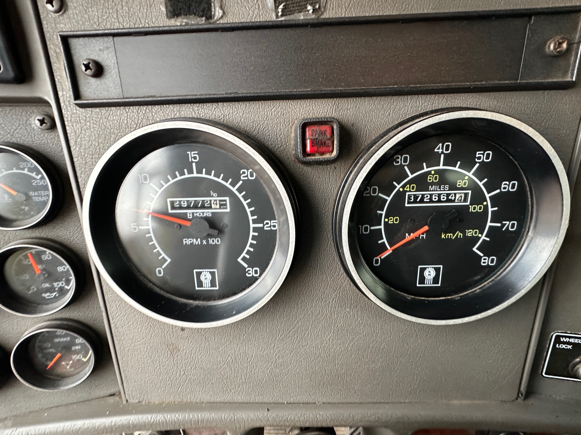 2005 KENWORTH T300 Tanker - Image 18