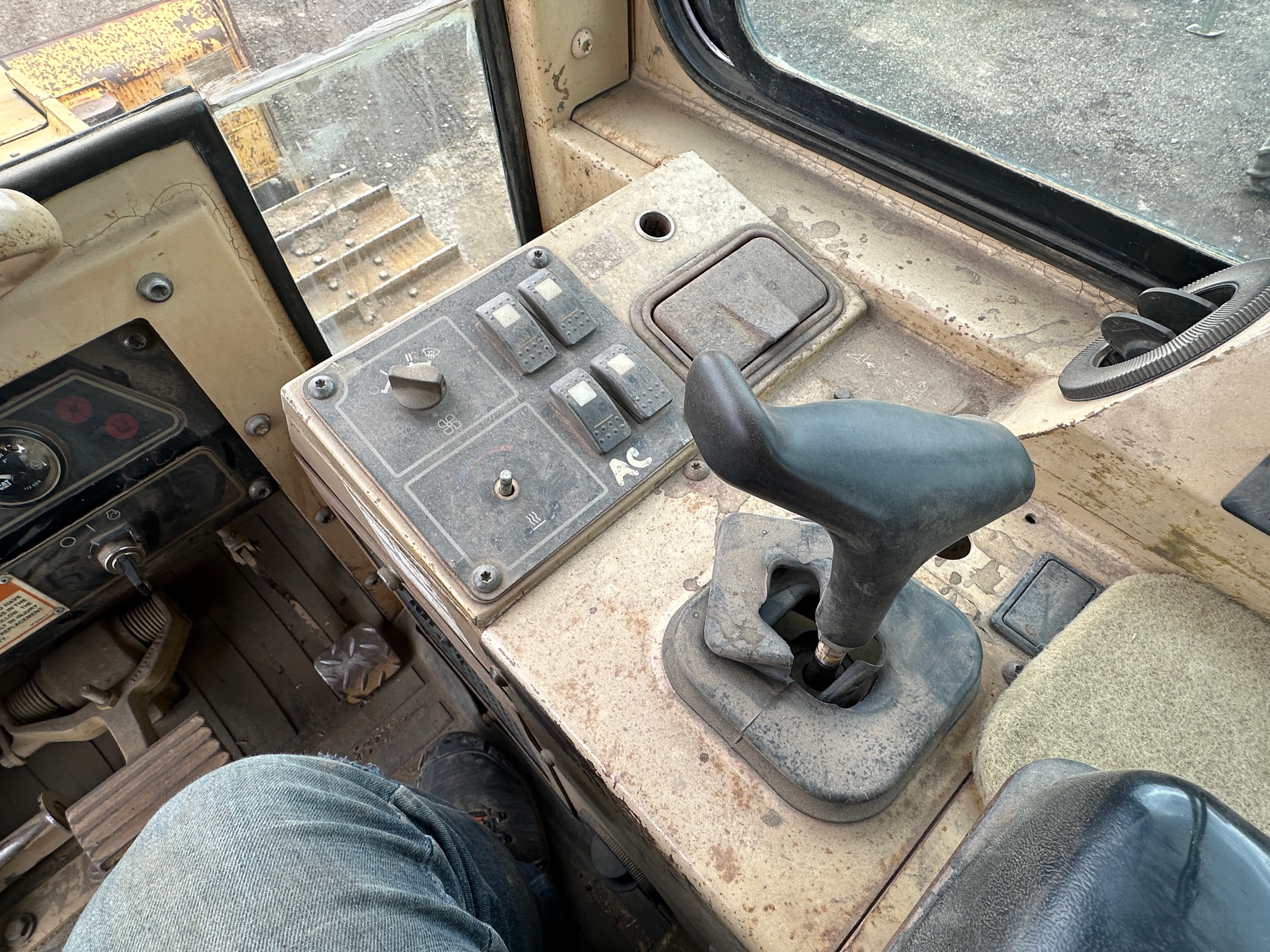 2001 CATERPILLAR D5C - Image 36