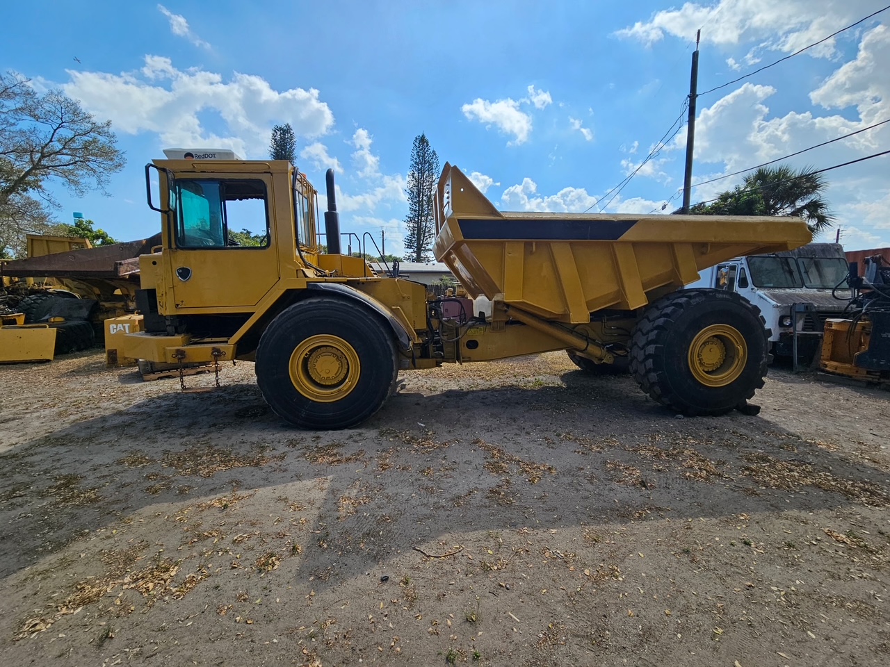 1990 CATERPILLAR D25D - view 2 of 7