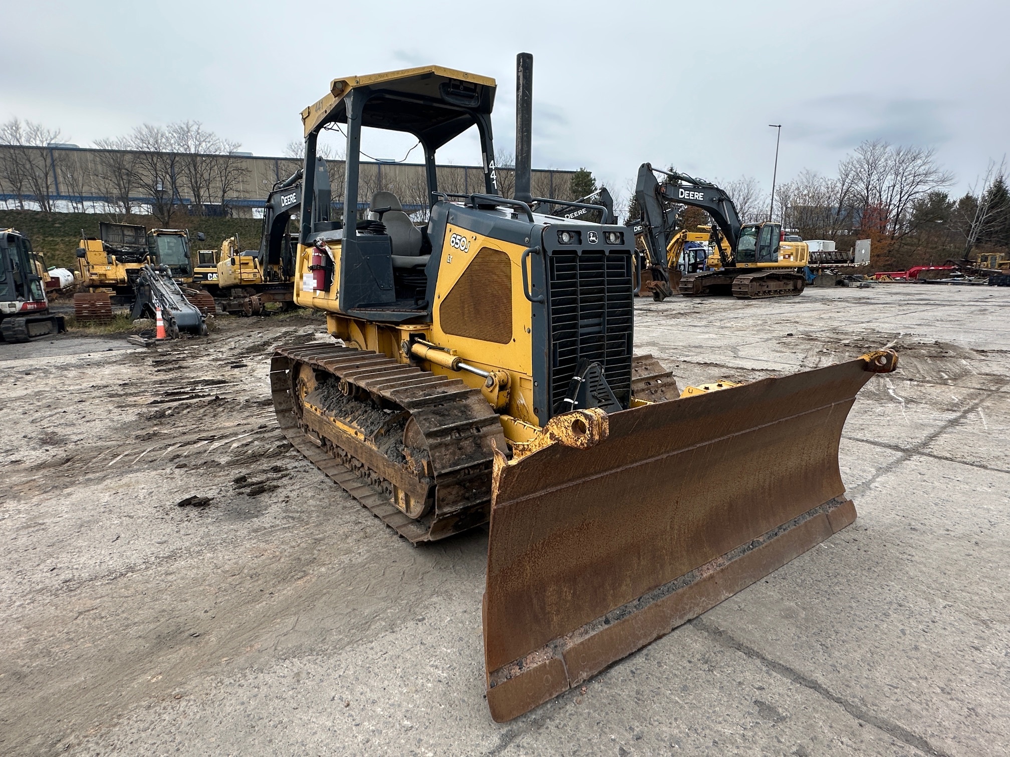 2007 DEERE 650J LT - Image 9