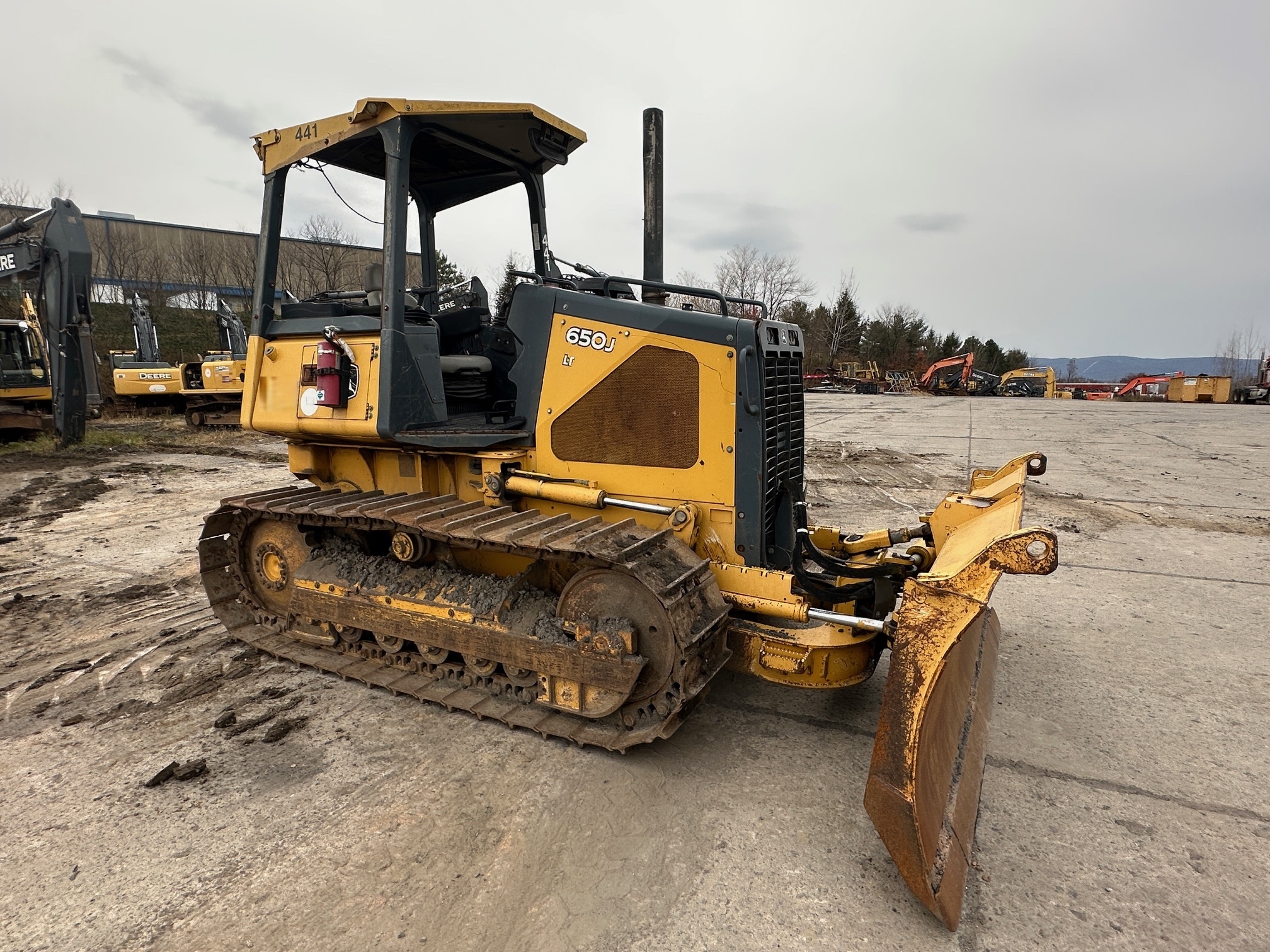 2007 DEERE 650J LT - Image 10