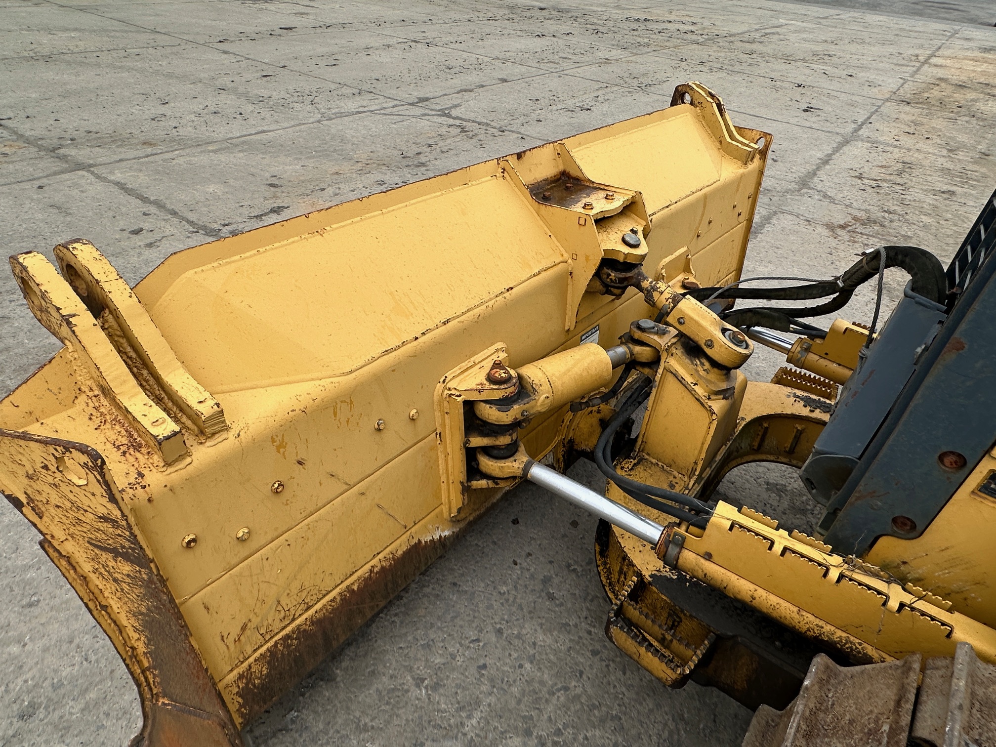 2007 DEERE 650J LT - Image 19