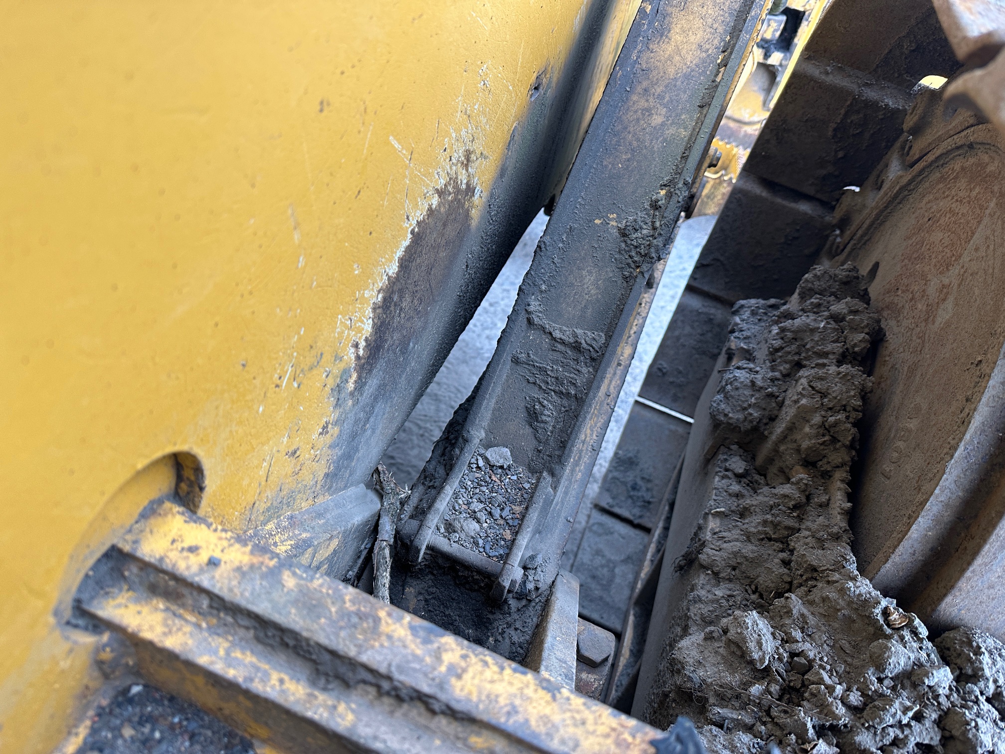 2007 DEERE 650J LT - Image 34