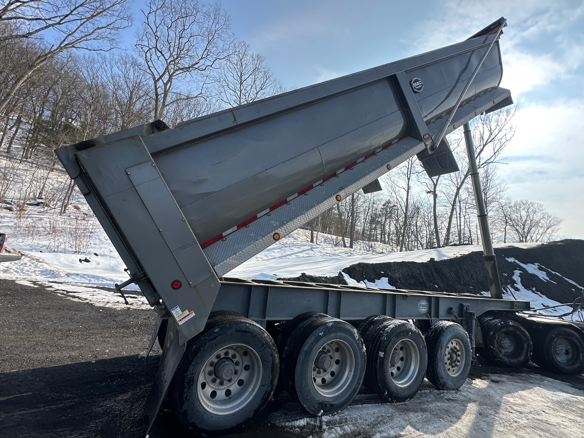 2021 MAC Quad Axle End Dump - view 2 of 33