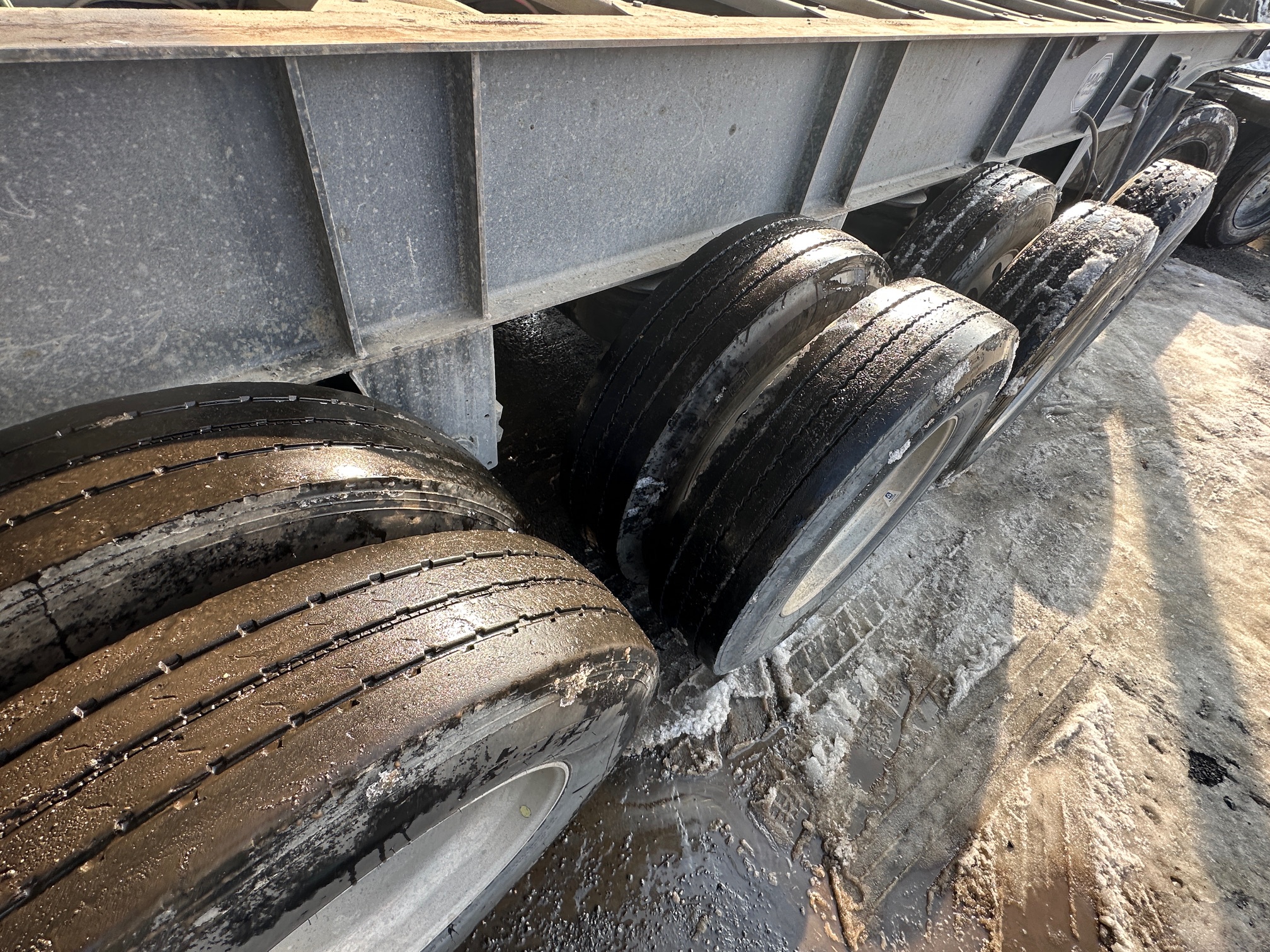 2021 MAC Quad Axle End Dump - view 8 of 33