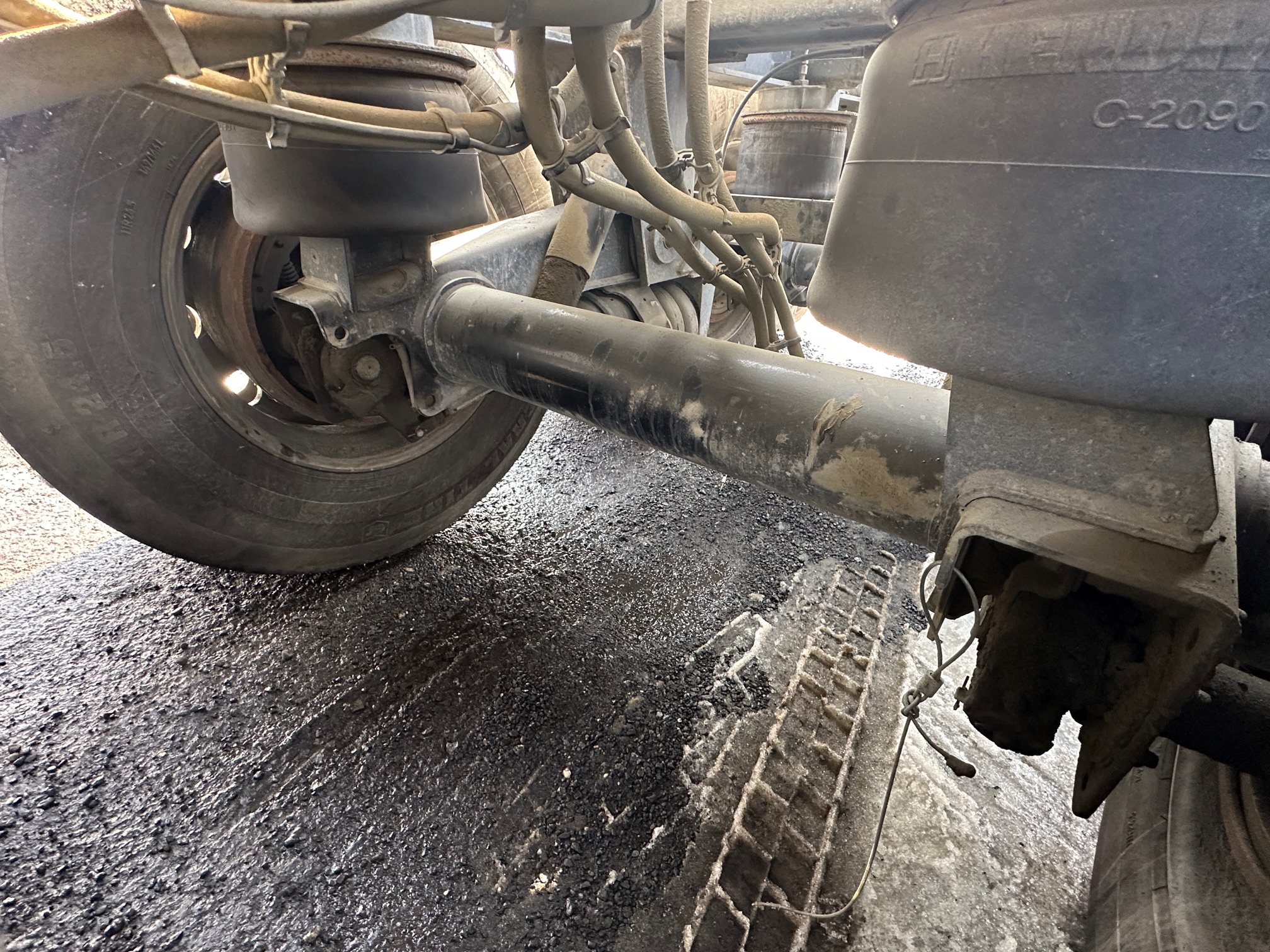 2021 MAC Quad Axle End Dump - view 15 of 33