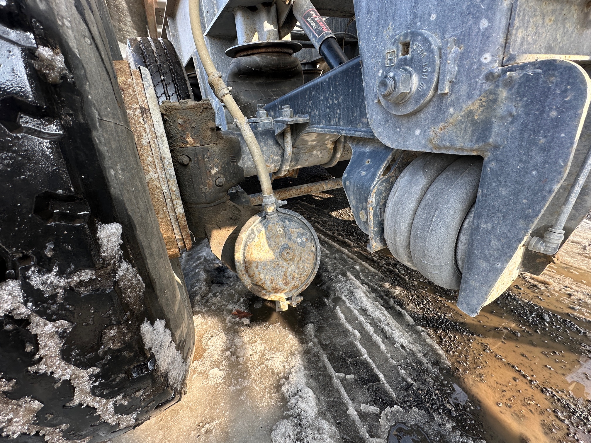 2021 MAC Quad Axle End Dump - view 20 of 33