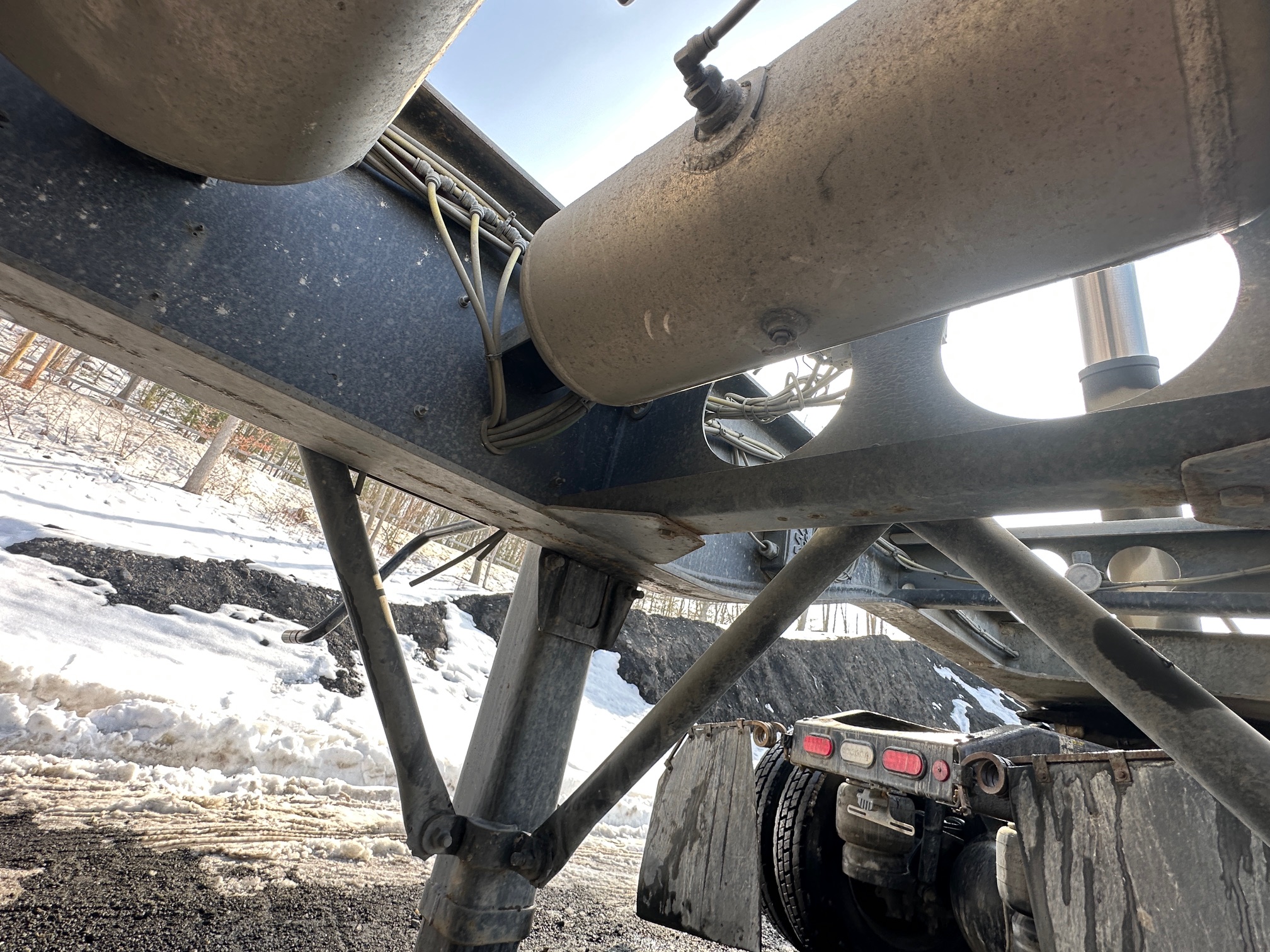 2021 MAC Quad Axle End Dump - Image 23