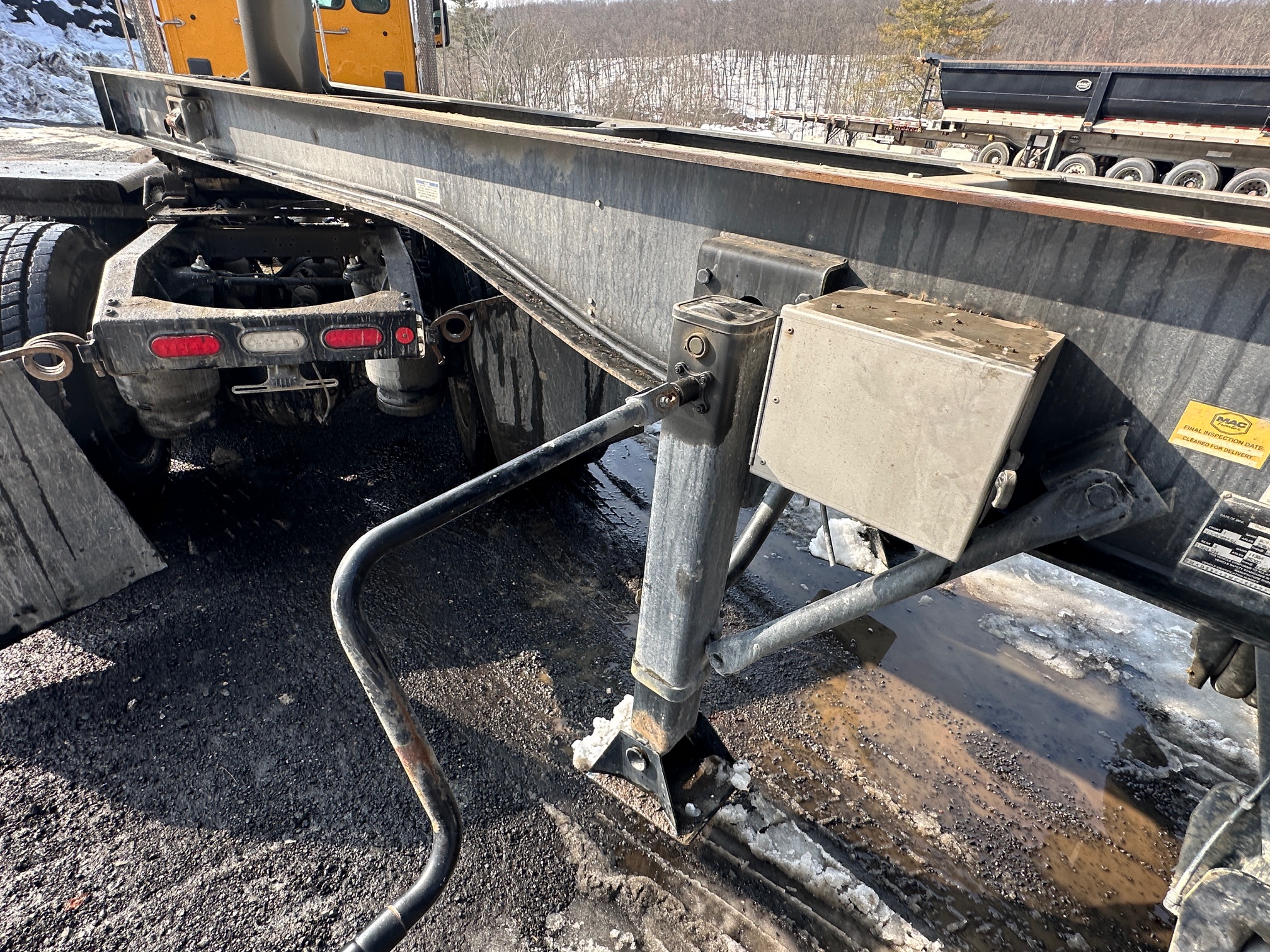 2021 MAC Quad Axle End Dump - Image 27