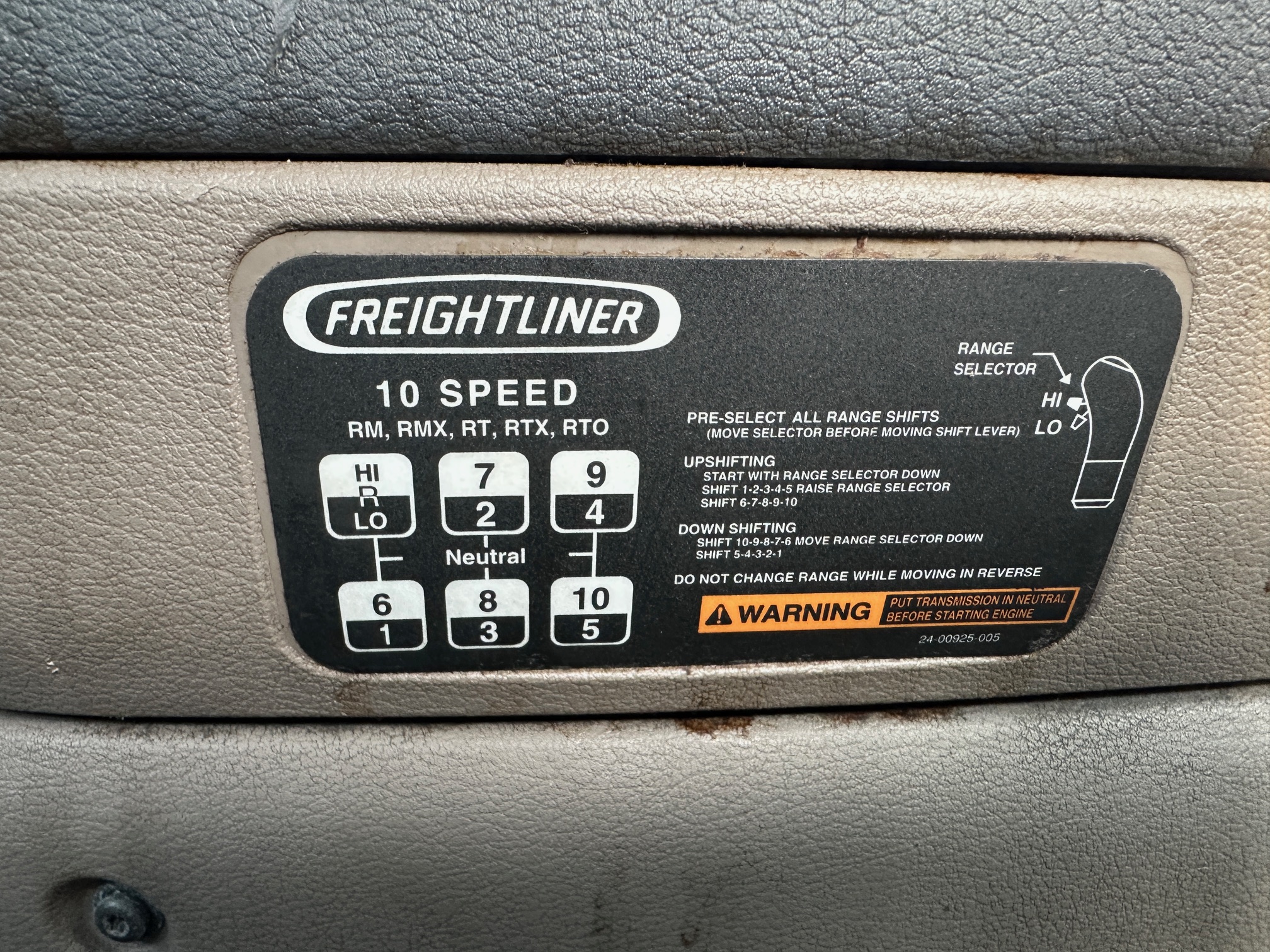 2012 FREIGHTLINER Cascadia 125 - Image 27
