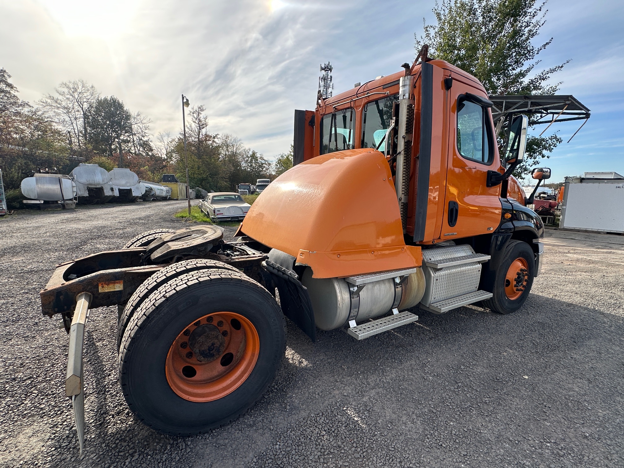 2012 FREIGHTLINER Cascadia 125 - Image 9
