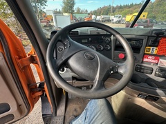 2012 FREIGHTLINER Cascadia 125 - Image 21