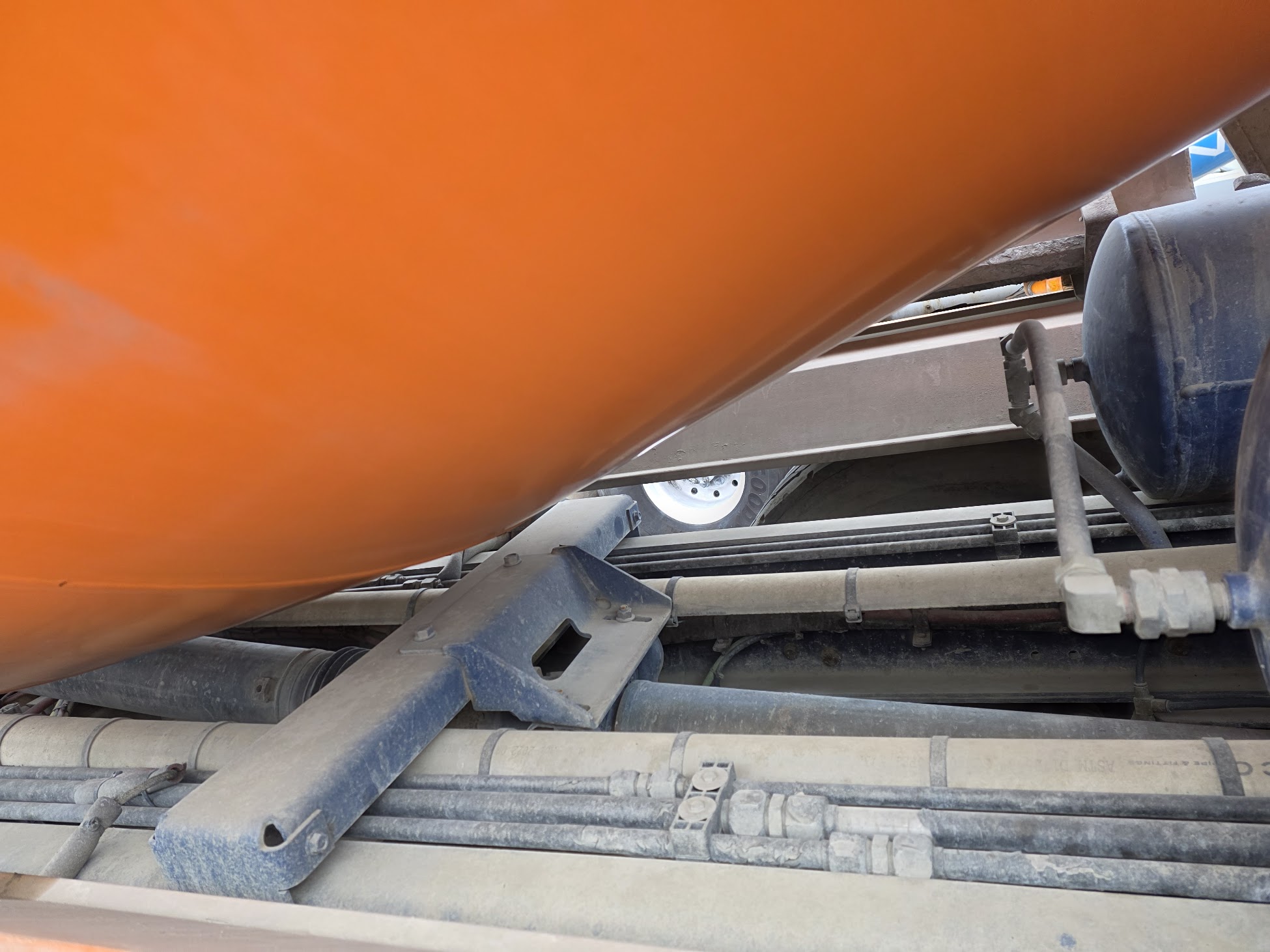 2008 OSHKOSH Front Discharge - view 17 of 24