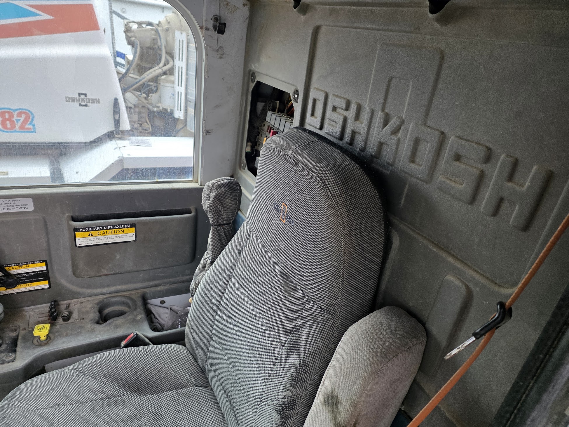 2008 OSHKOSH Front Discharge - Image 23