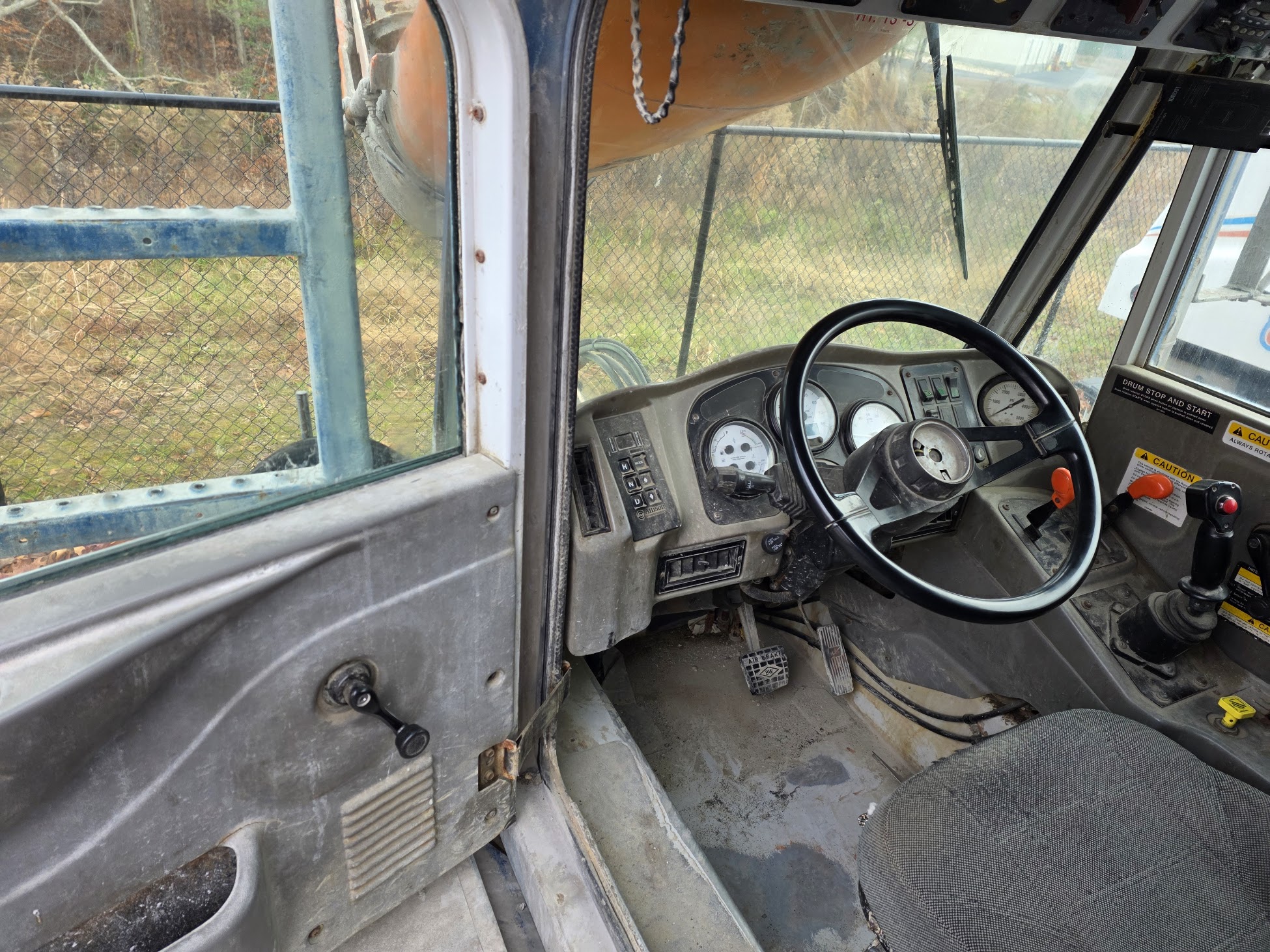 2008 OSHKOSH Front Discharge - Image 24