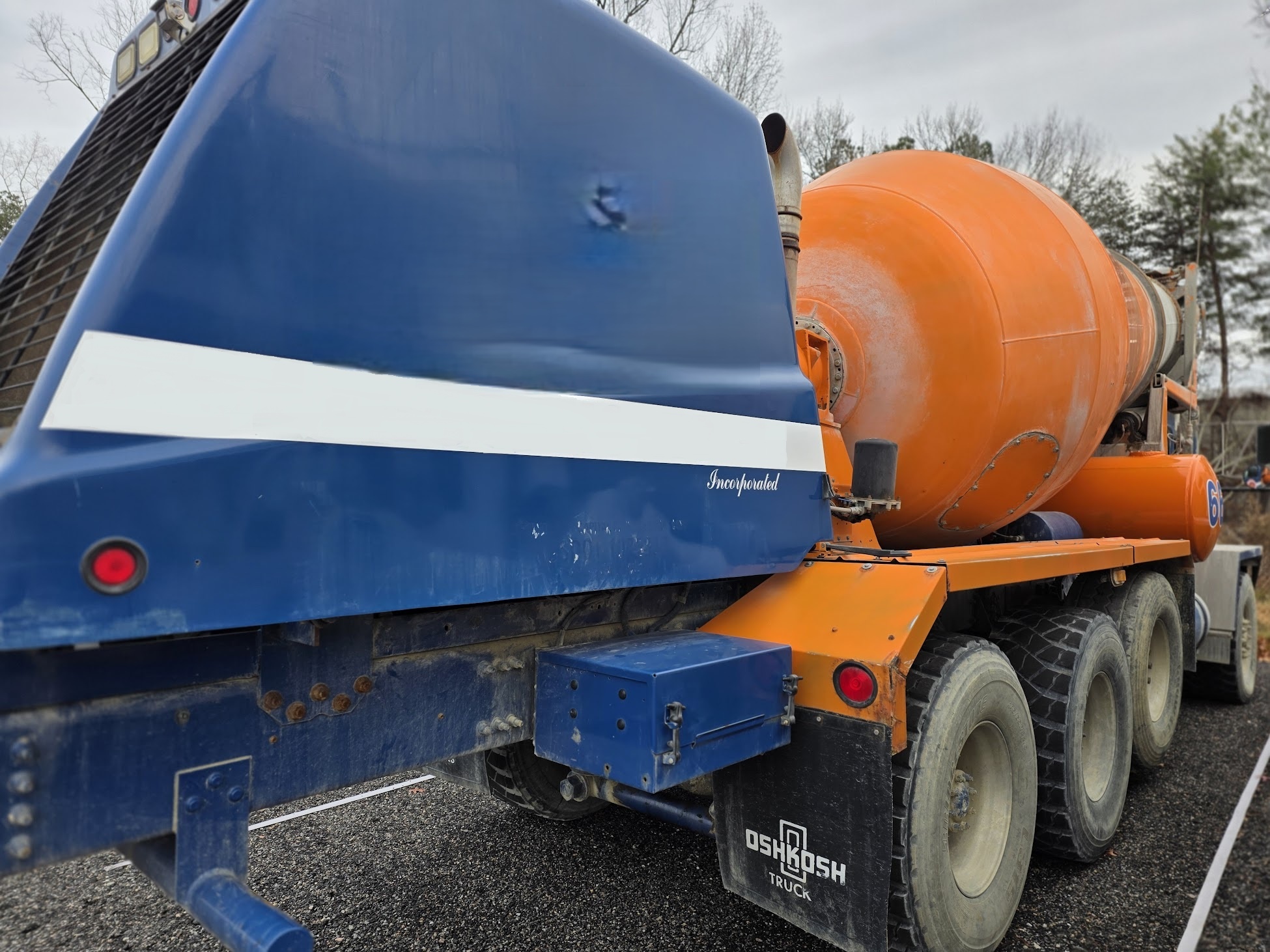 2008 OSHKOSH Front Discharge - Image 2