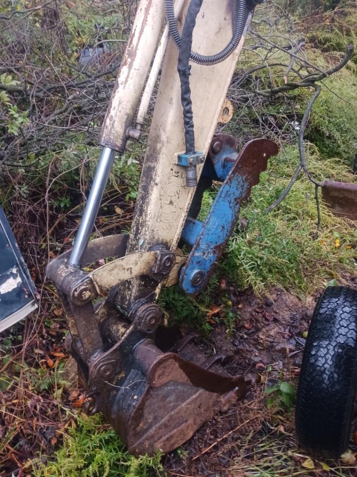 1999 YANMAR VIO70 - Image 9