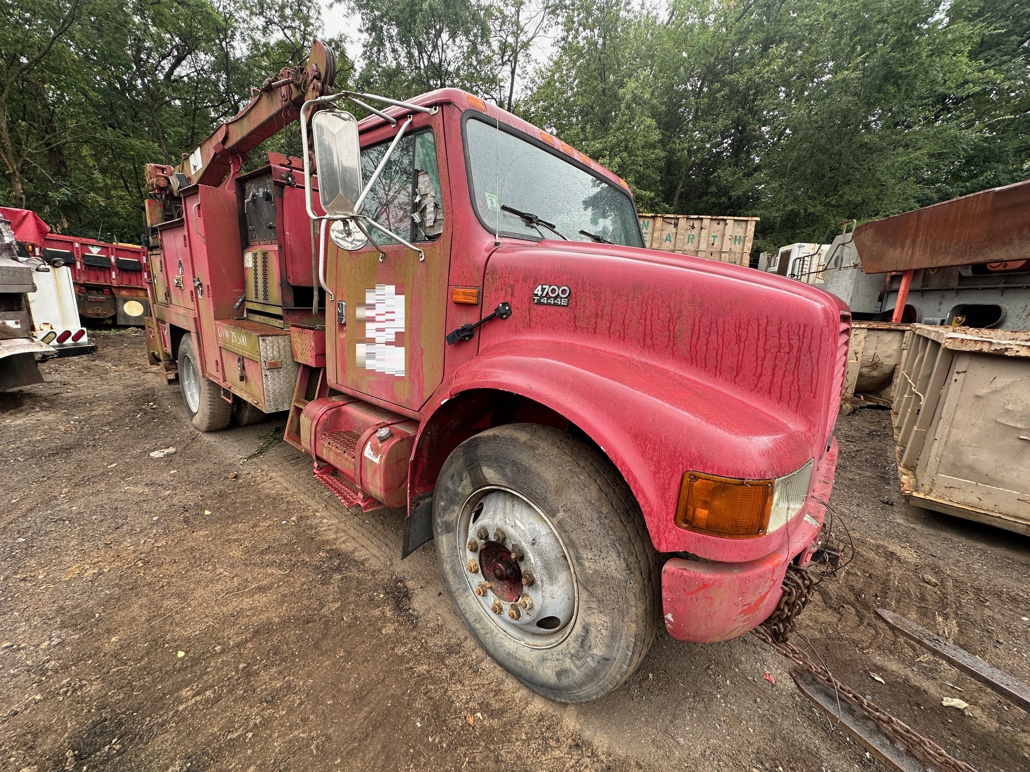 2001 INTERNATIONAL 4700 Service Truck - view 9 of 57