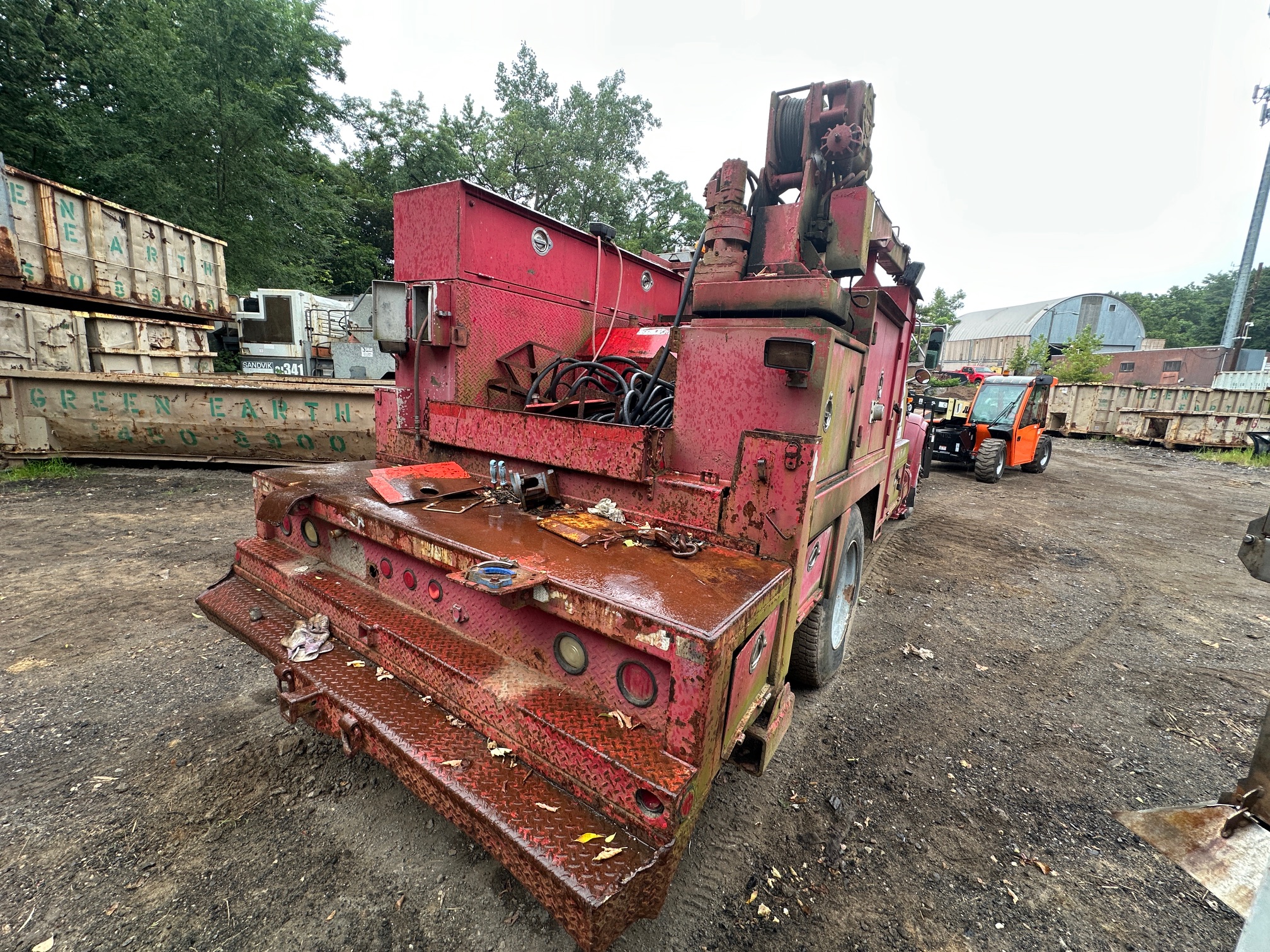 2001 INTERNATIONAL 4700 Service Truck - view 10 of 57