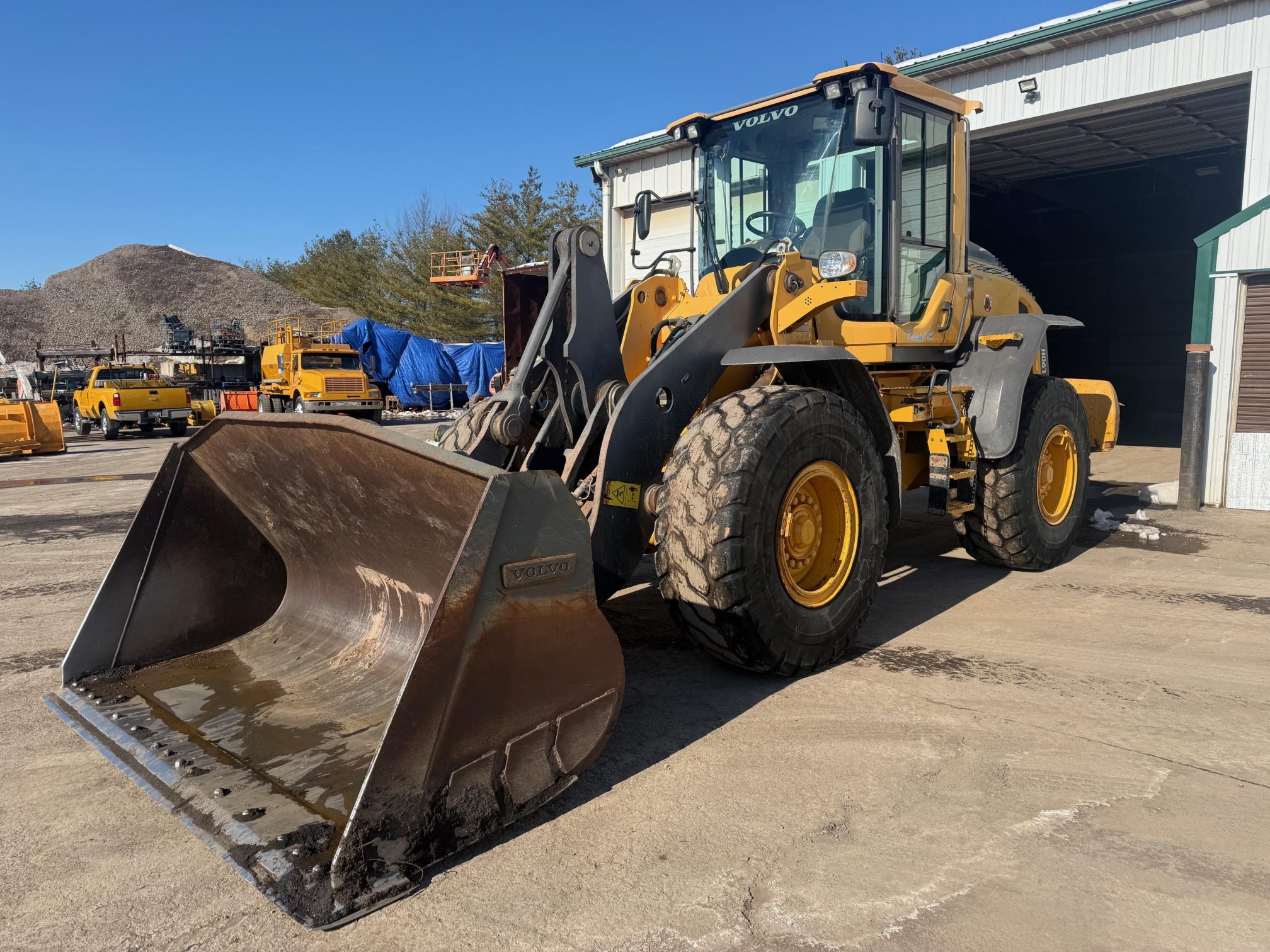 2016 VOLVO L90H - view 3 of 29
