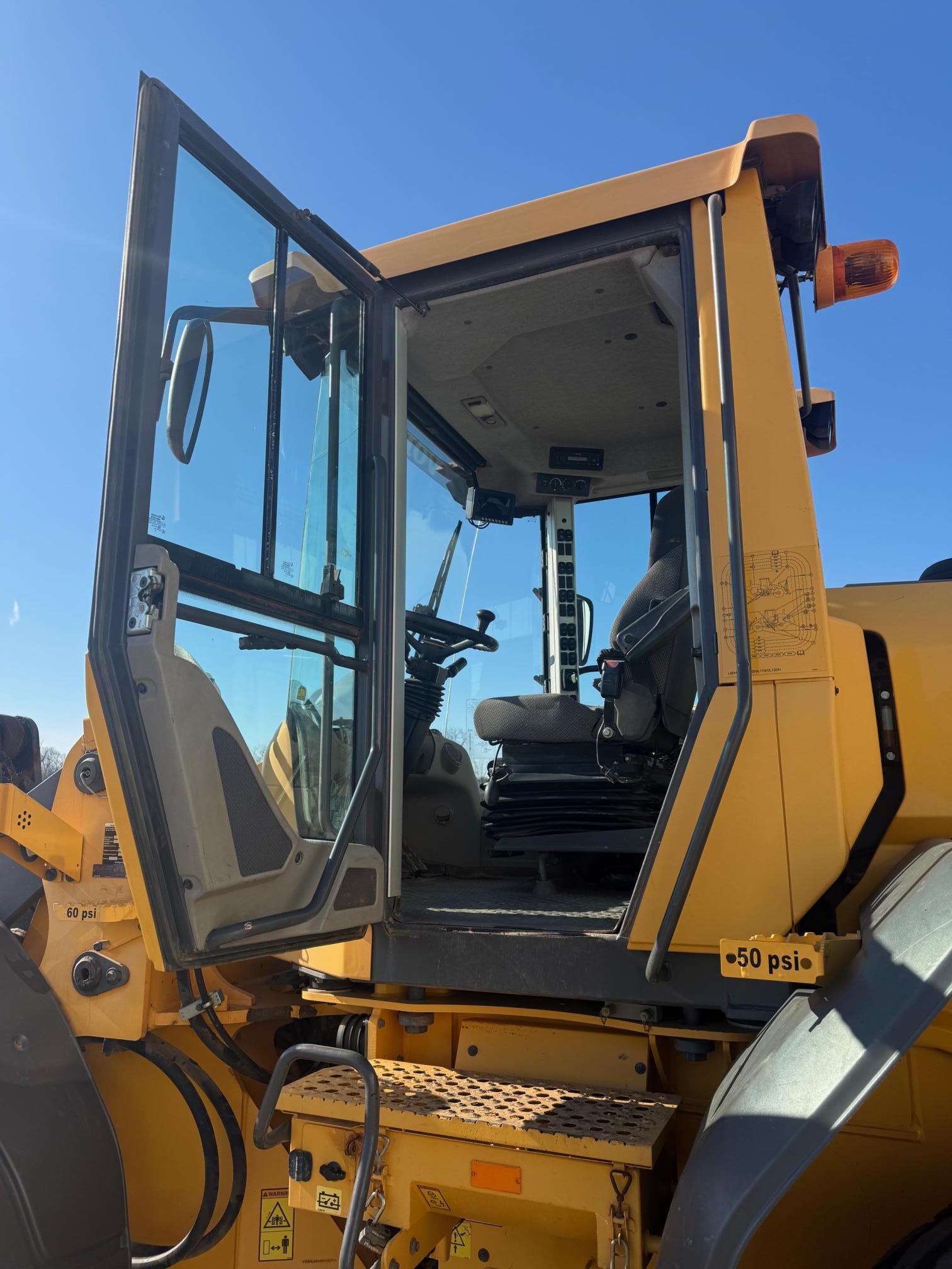 2016 VOLVO L90H - view 20 of 29