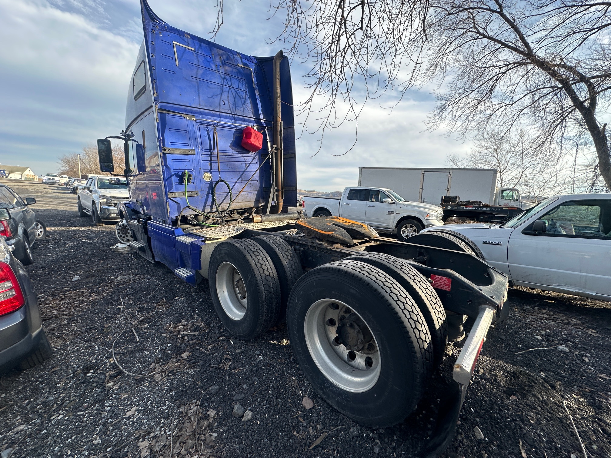 2016 VOLVO VNL64T760 - view 3 of 12
