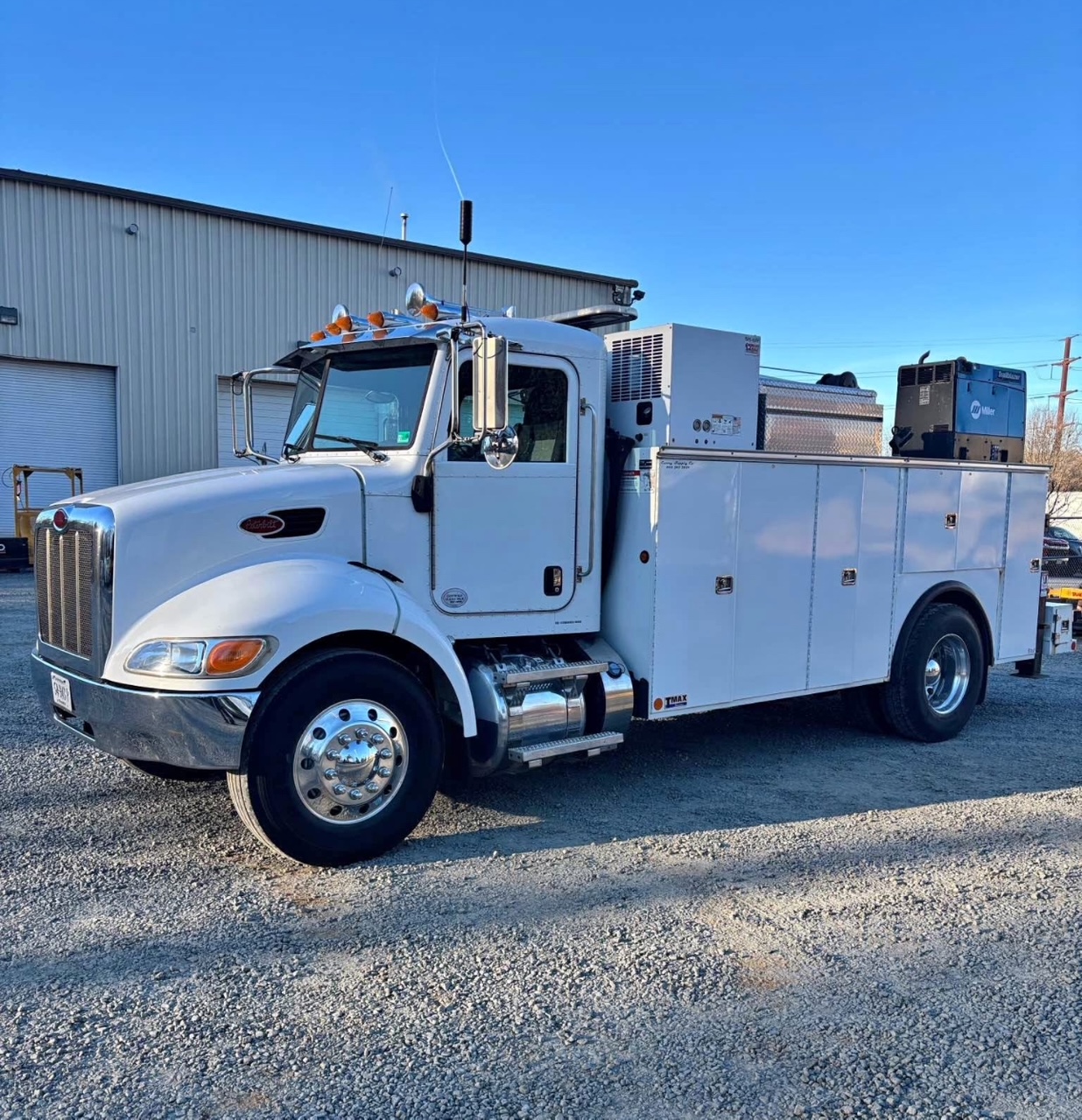 2014 PETERBILT 337 Service Truck