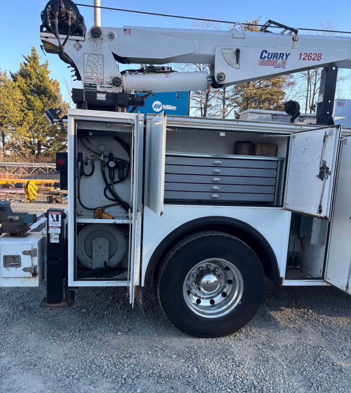 2014 PETERBILT 337 Service Truck - Image 12