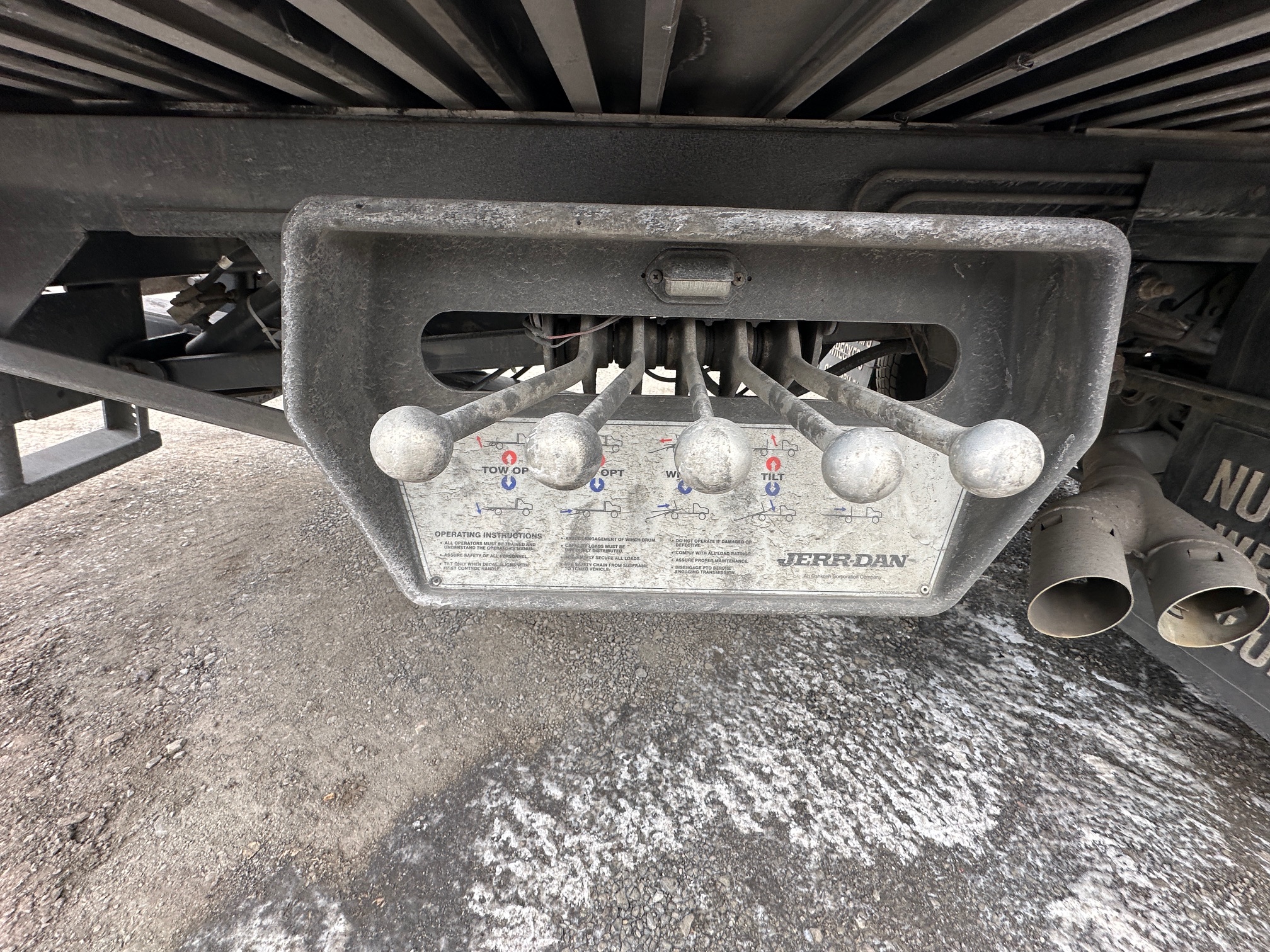 2017 FORD F550 Rollback - Image 12