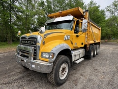 2016 MACK Granite GU713 - Image 2