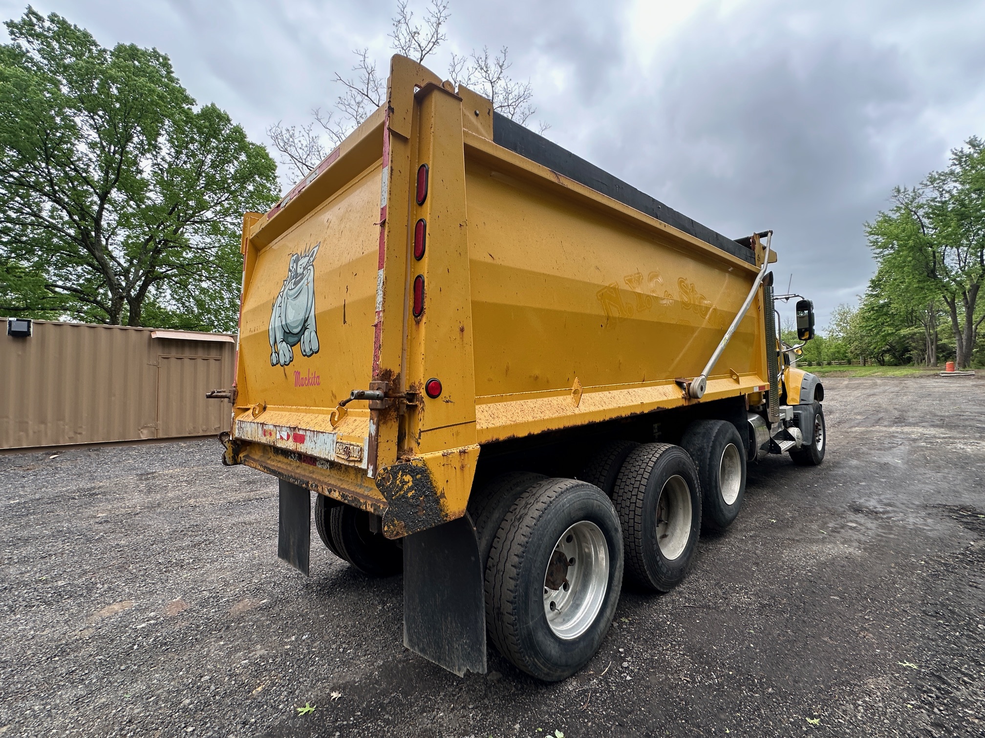 2016 MACK Granite GU713 - Image 9