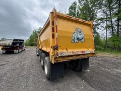 2016 MACK Granite GU713 - Image 11