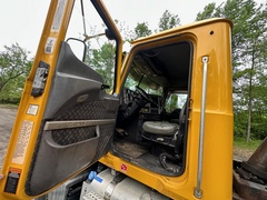 2016 MACK Granite GU713 - Image 26