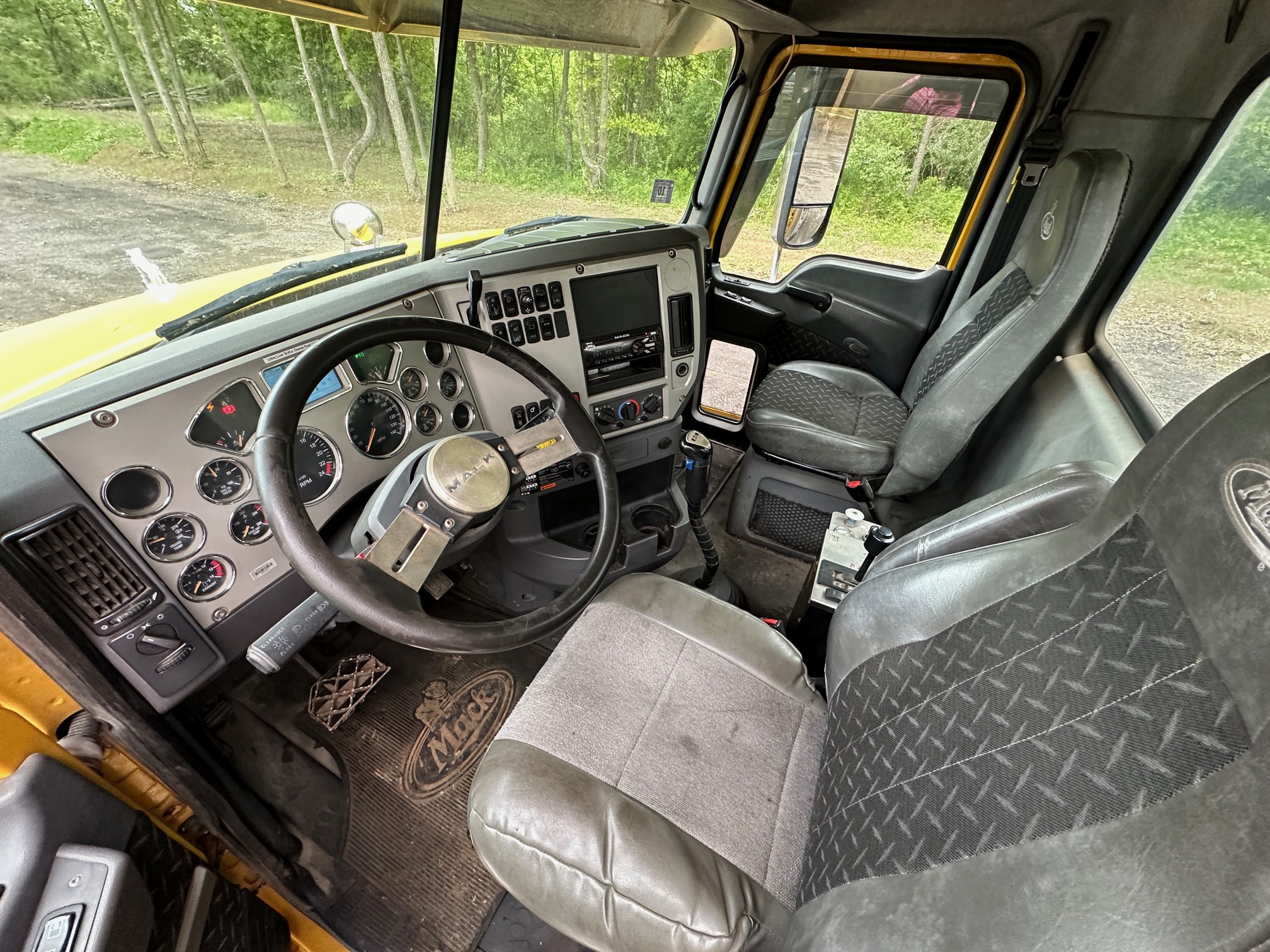 2016 MACK Granite GU713 - Image 27