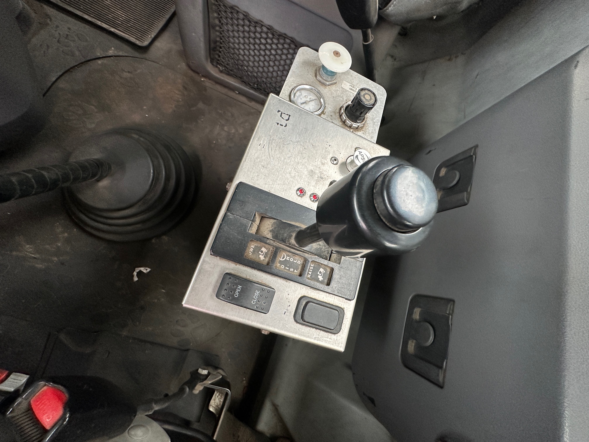 2016 MACK Granite GU713 - Image 28