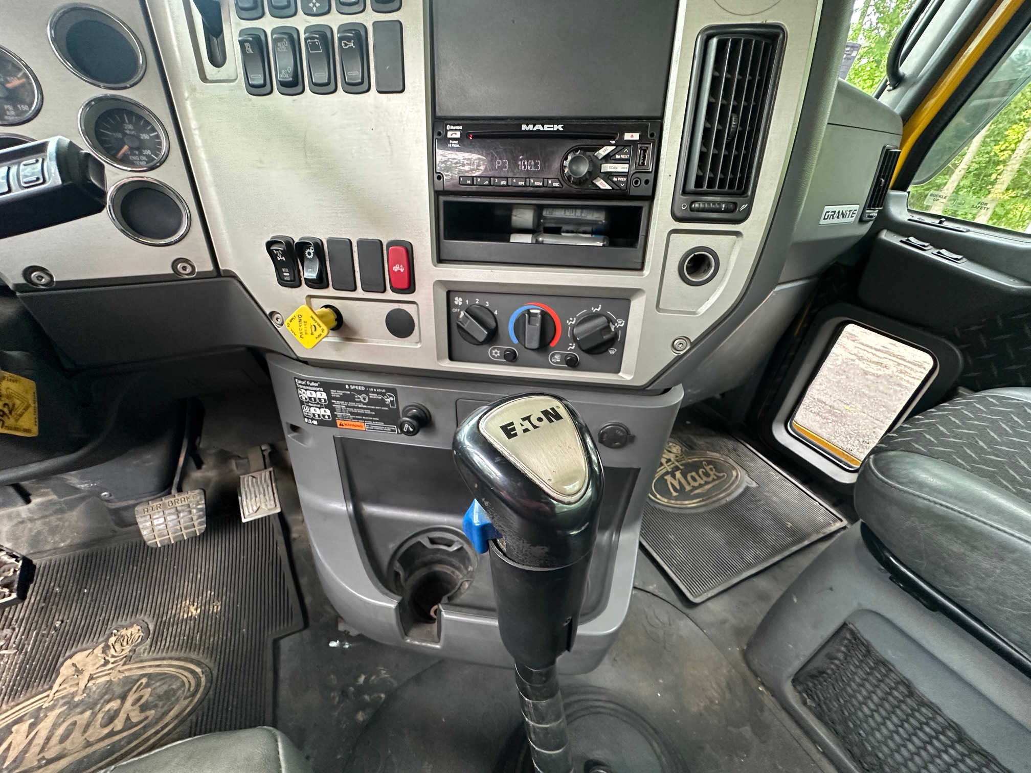 2016 MACK Granite GU713 - Image 29