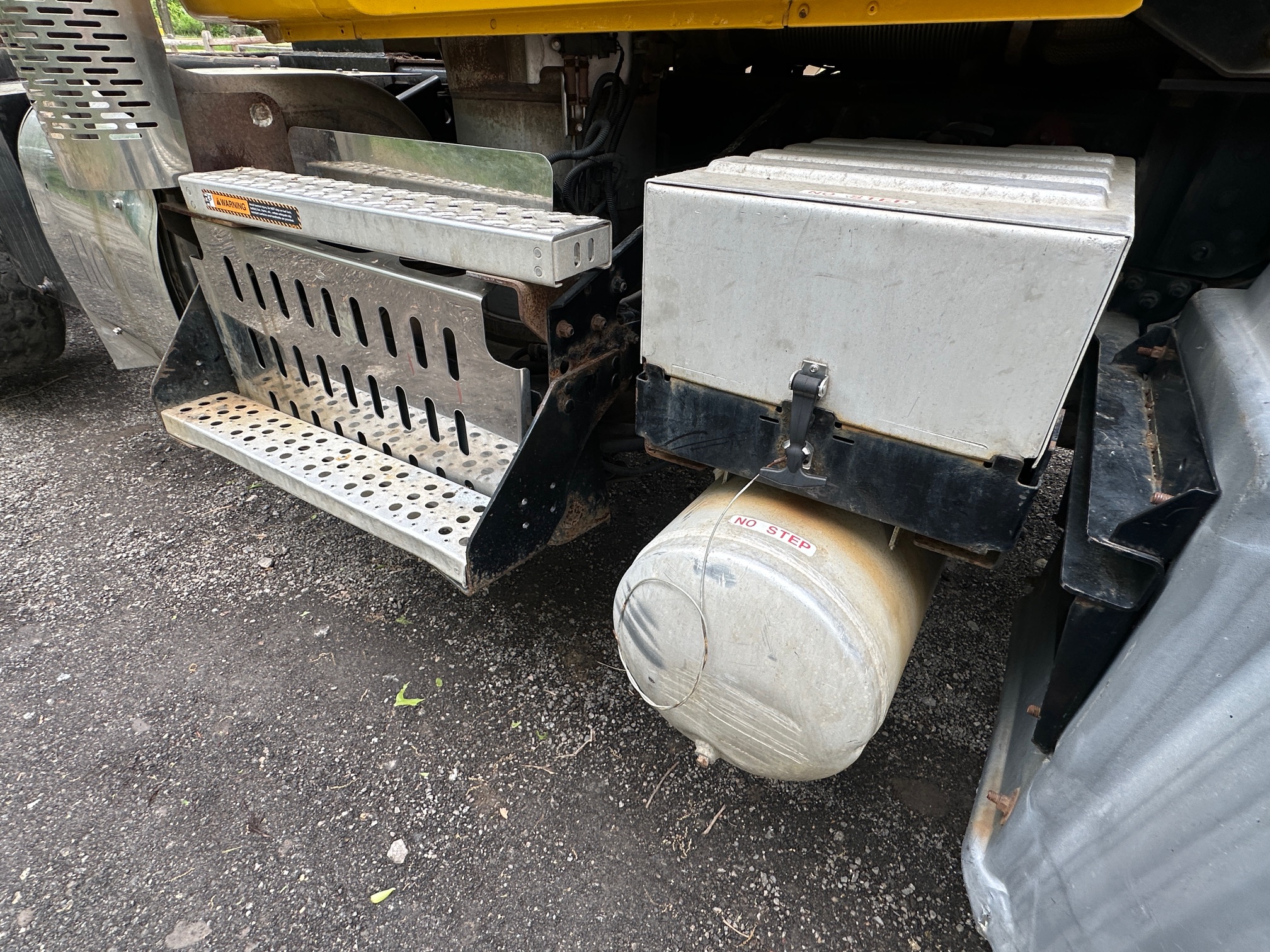 2016 MACK Granite GU713 - Image 37