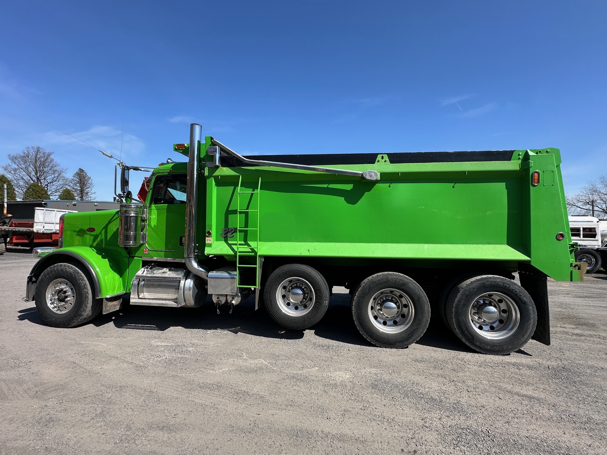 2019 PETERBILT 389 Glider - Image 3