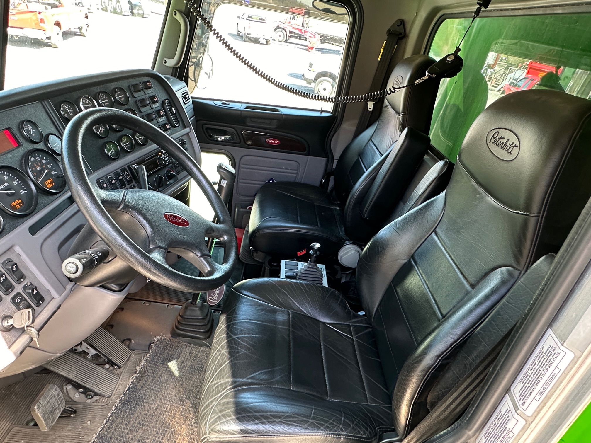 2019 PETERBILT 389 Glider - Image 17