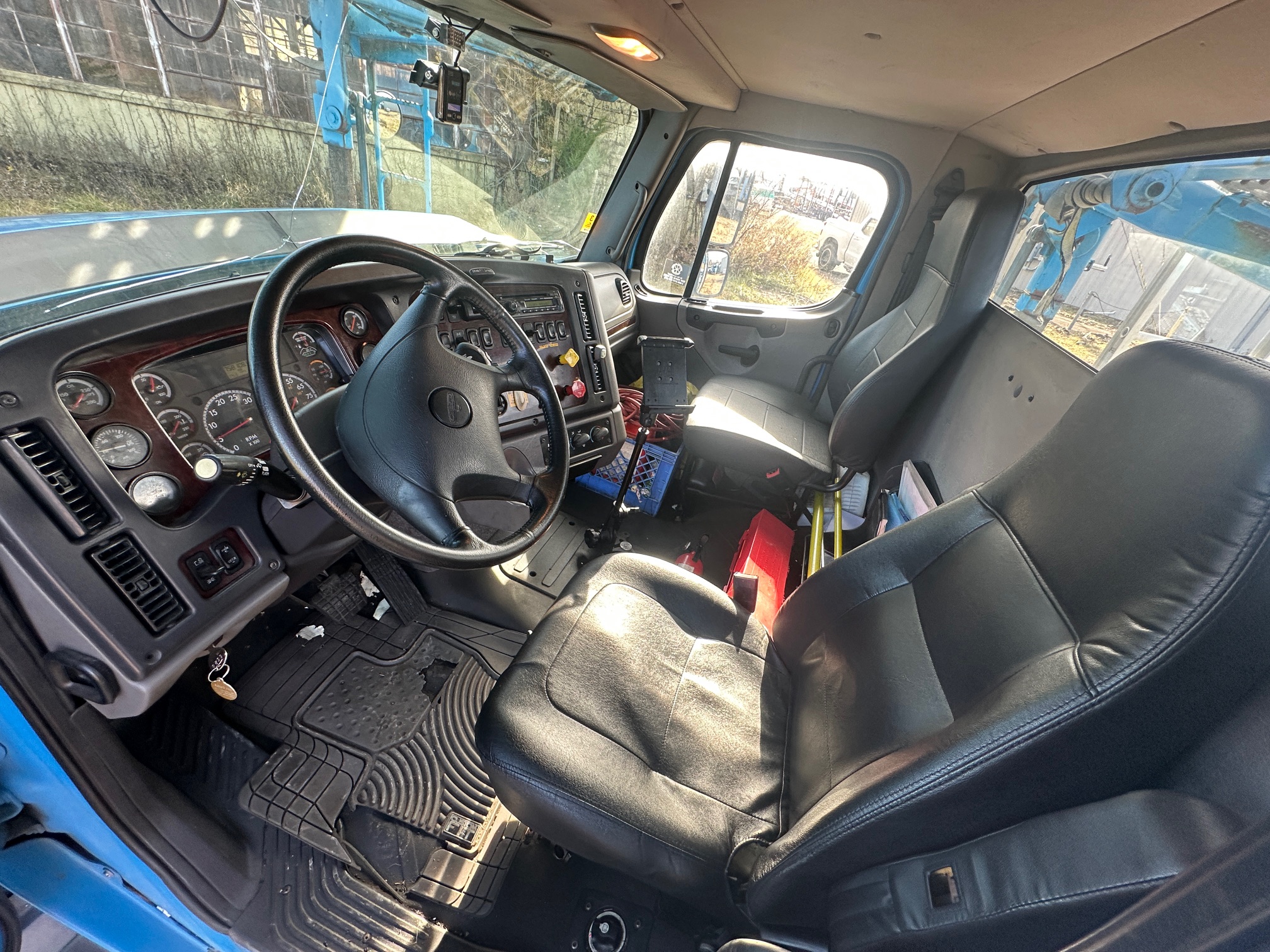 2015 FREIGHTLINER 114SD - Image 13