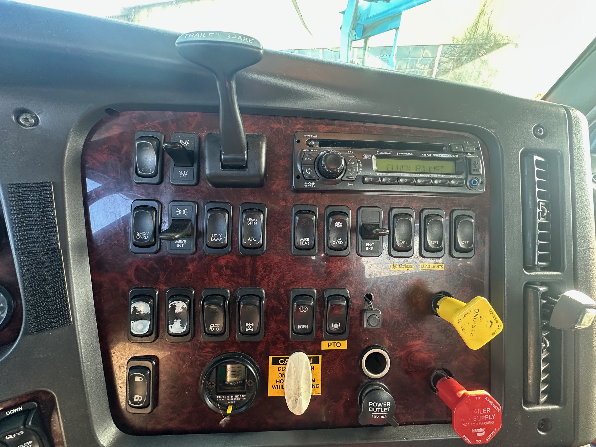 2015 FREIGHTLINER 114SD - view 17 of 64
