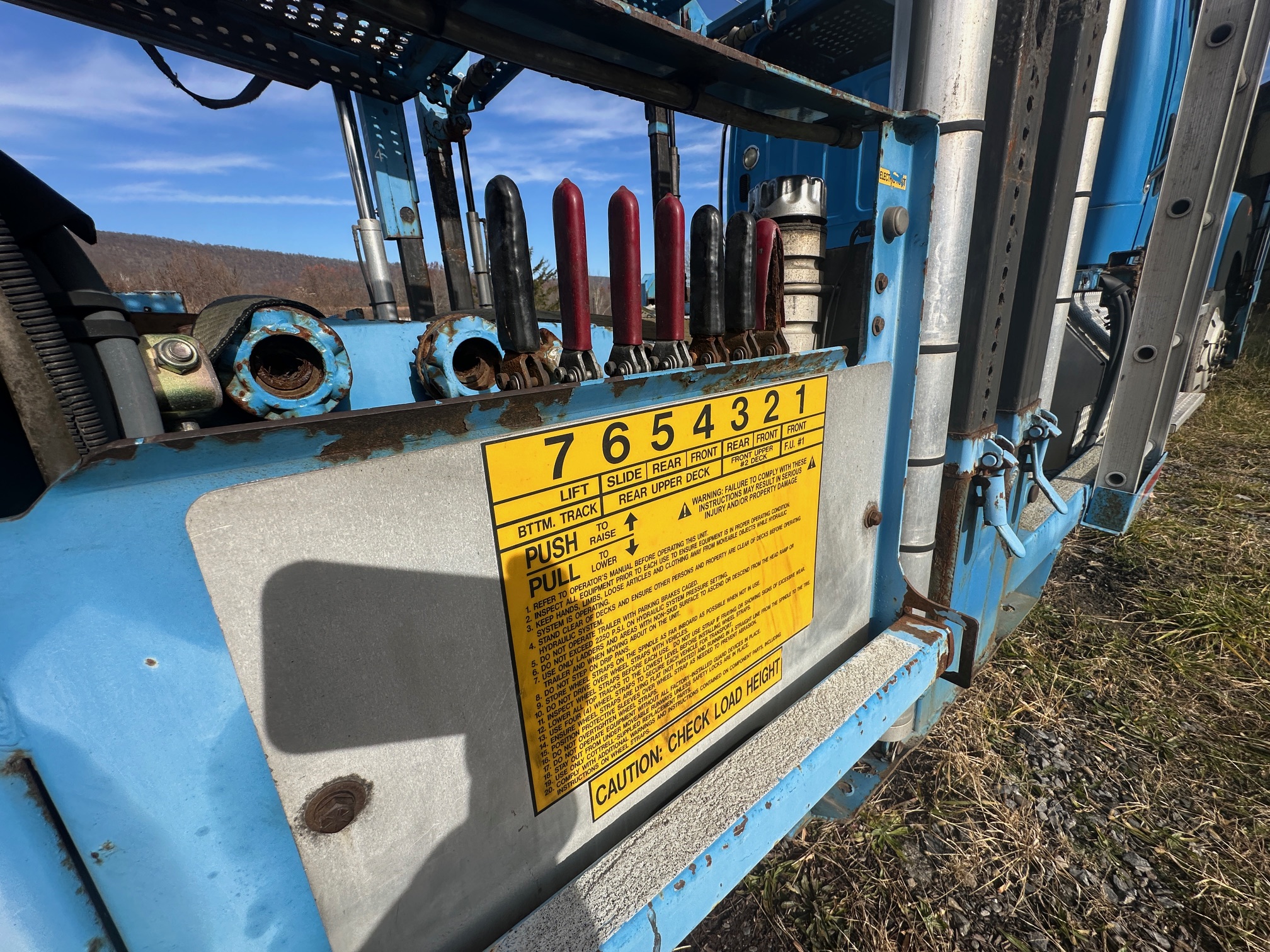 2015 FREIGHTLINER 114SD - Image 49