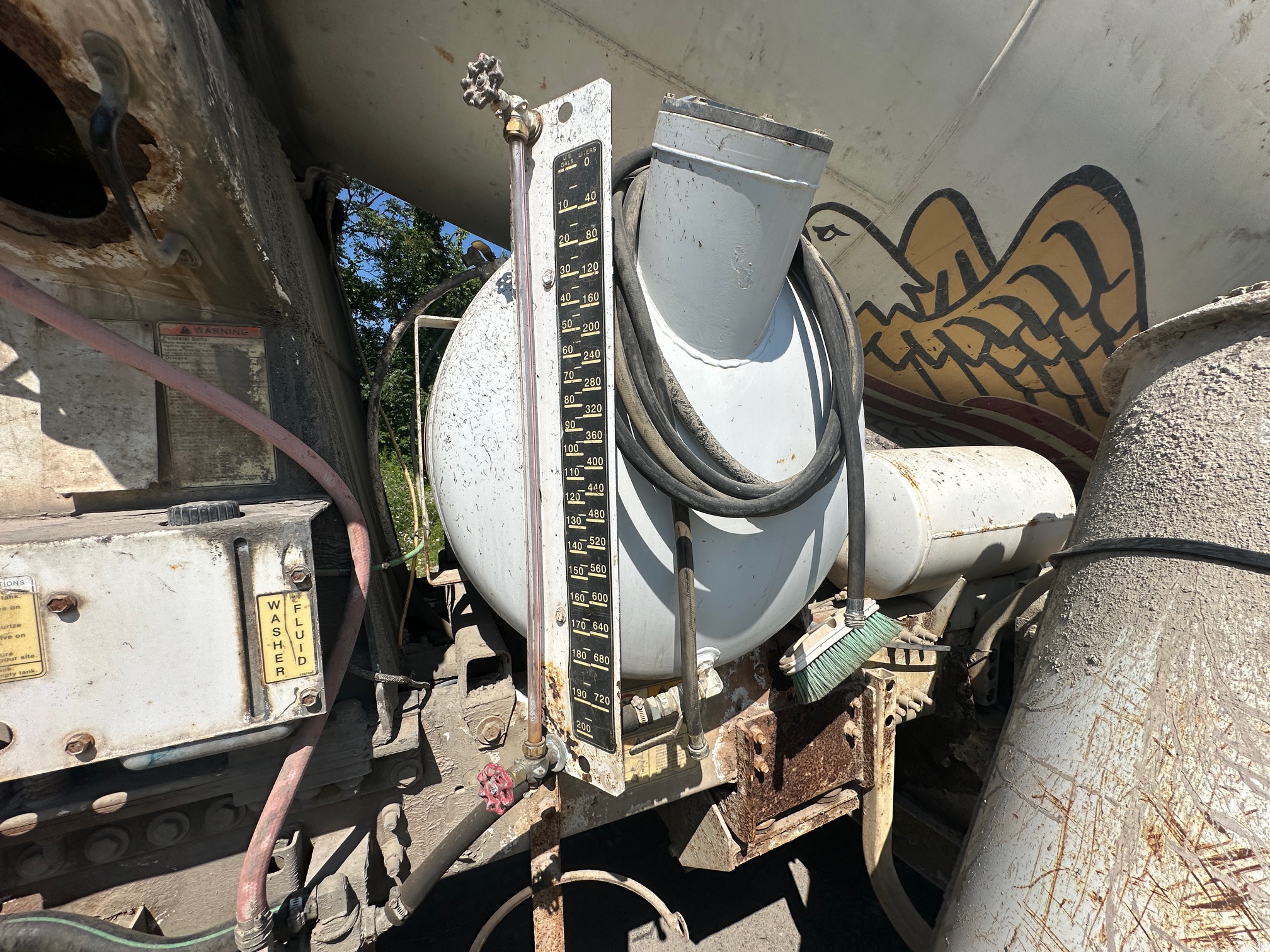 2008 OSHKOSH Front Discharge Mixer - Image 10